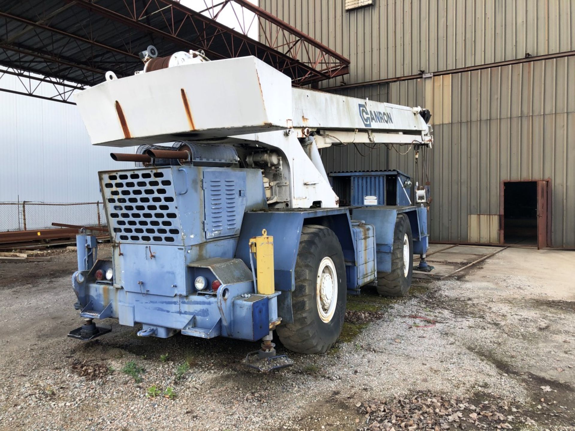 1979 Grove Model RT 522 Rough Terrain Crane, s/n 42983 (needs repair, fuel problems) - Image 3 of 5