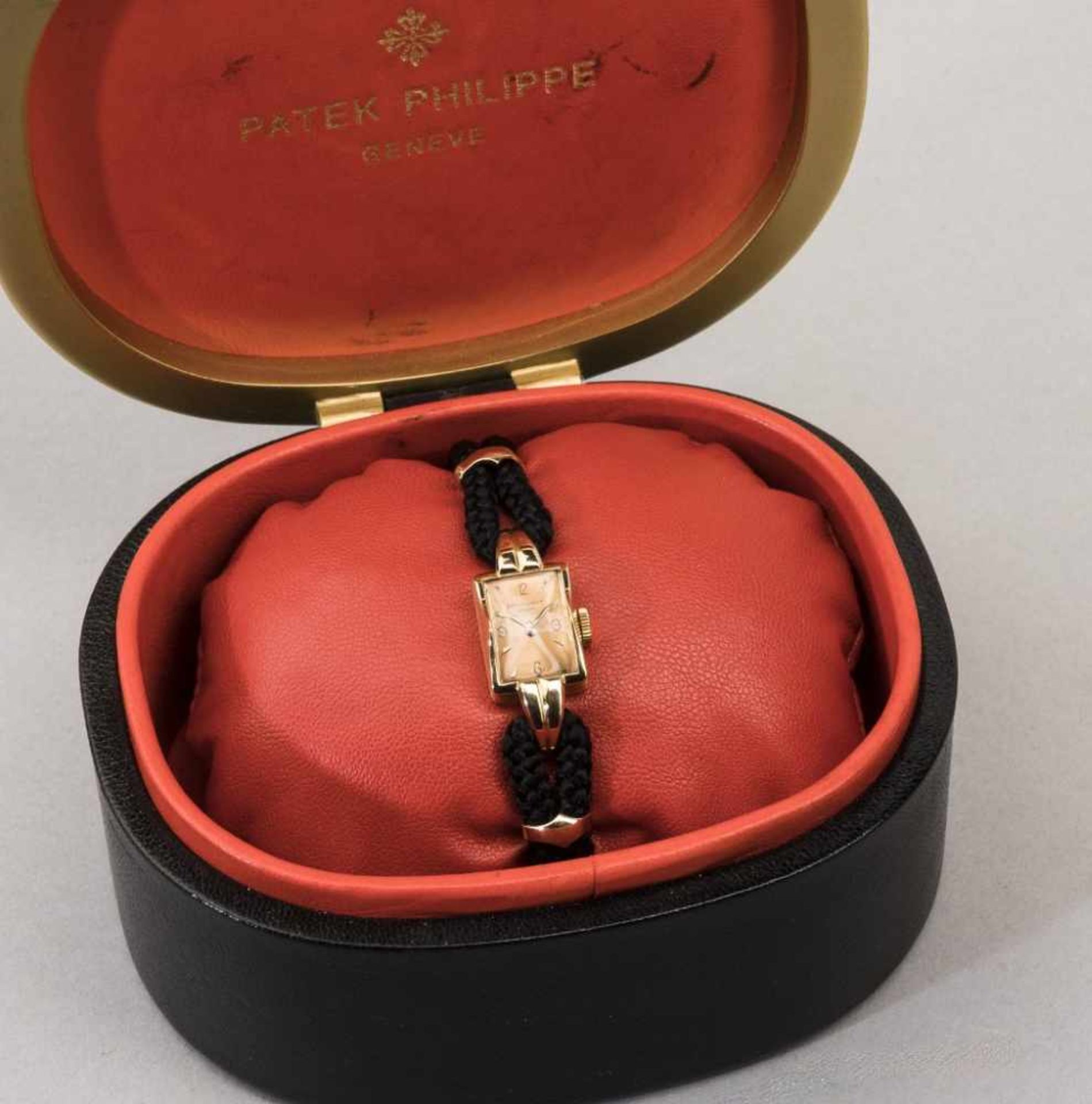 Feine goldene Patek-Philippe-Damenarmbanduhr, - Bild 2 aus 3