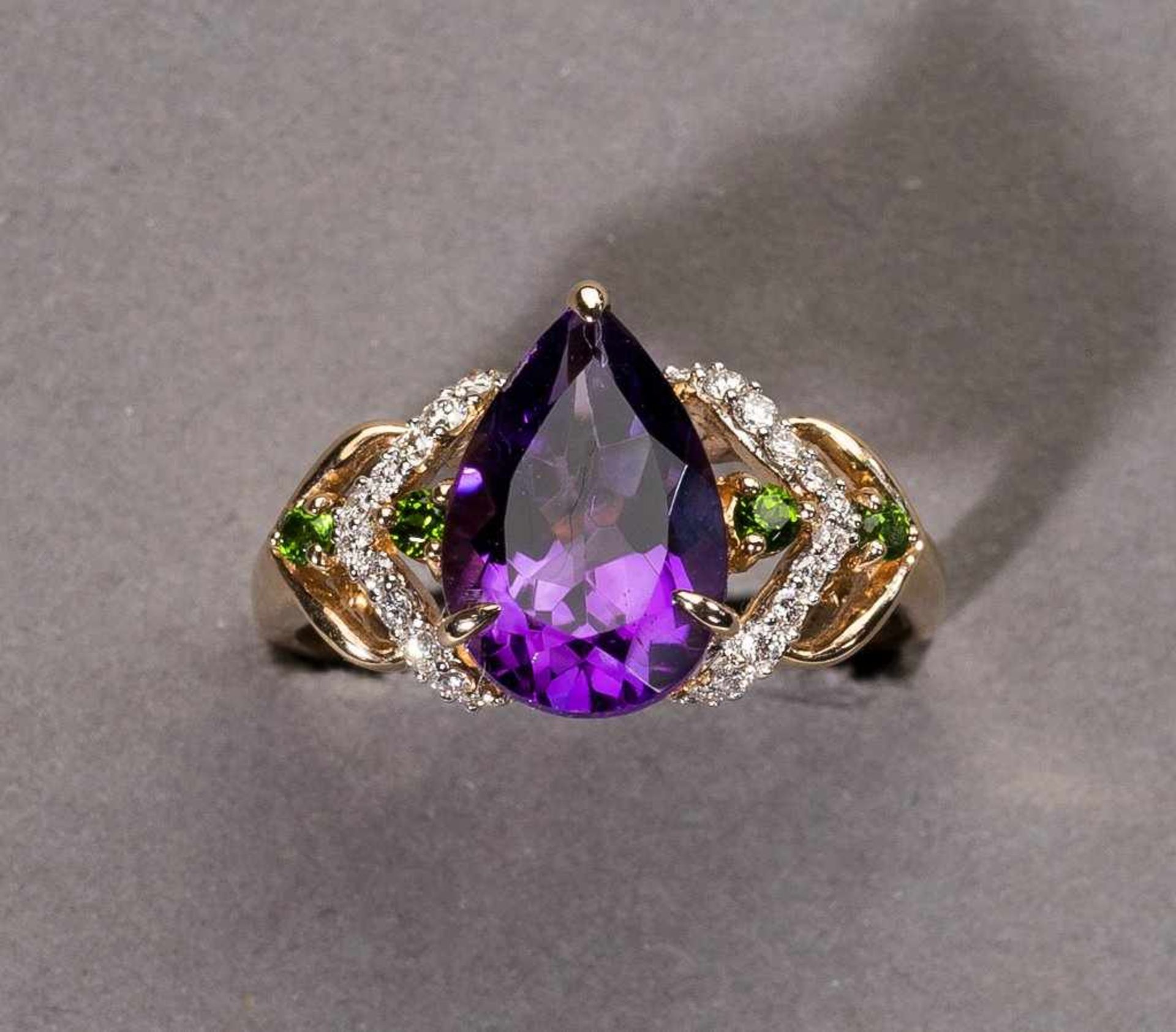 Amethyst-/Diopsidring.