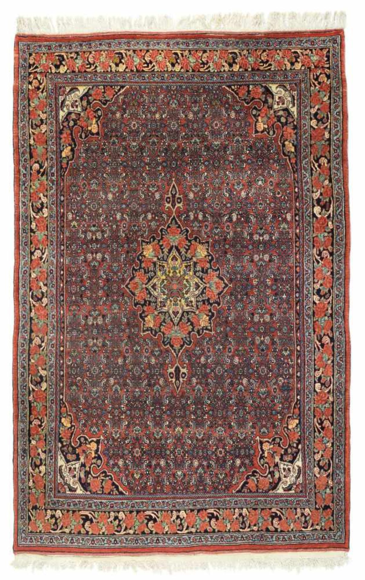 A rose pattern Bidjar rug, West Persia, 1940 circa, very well preserved, a very minor small repair