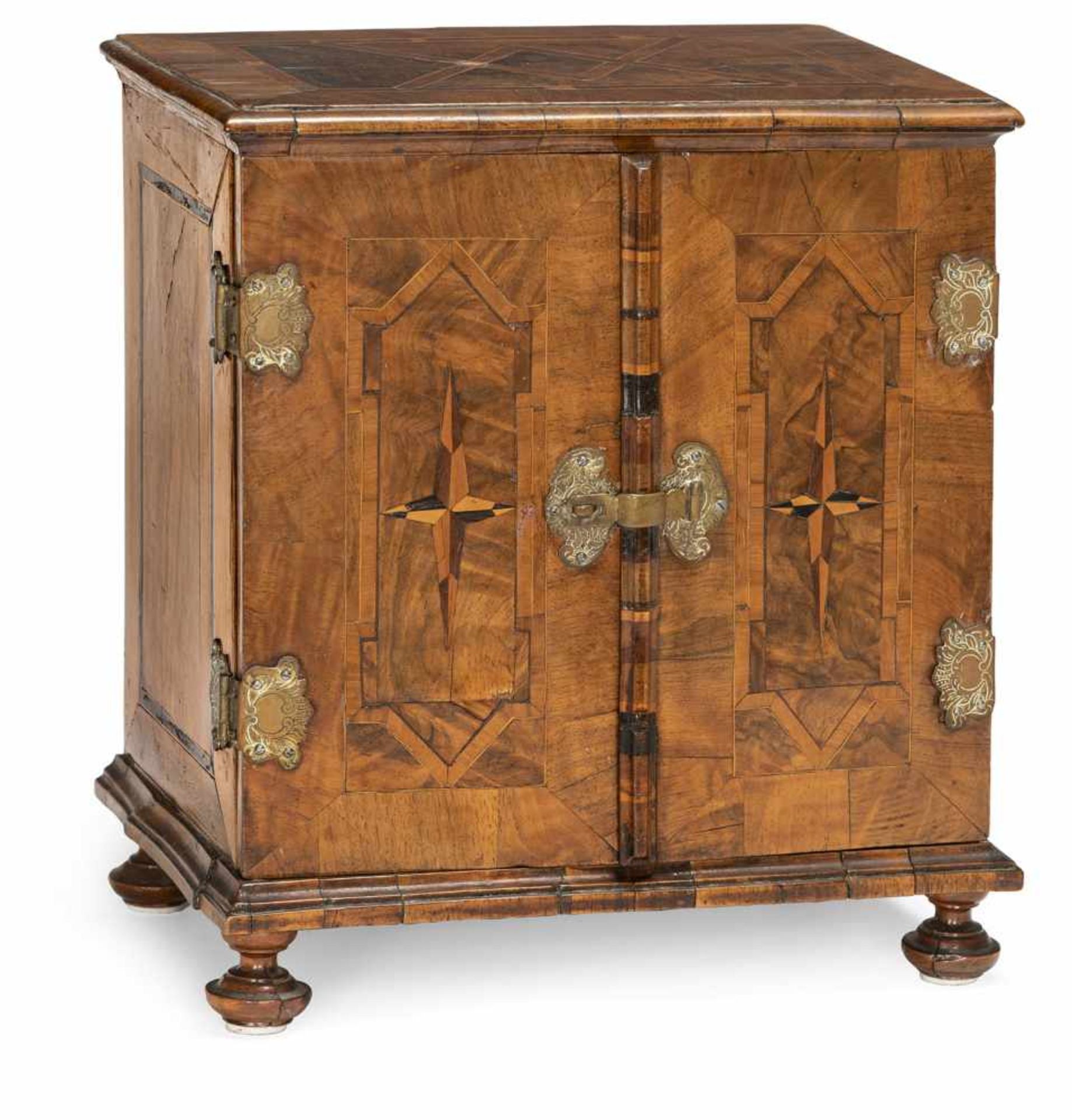 A Baroque brass mounted walnut and plum cabinet, Germany, 18th ct. Rest. Signs of aging. - Bild 2 aus 4