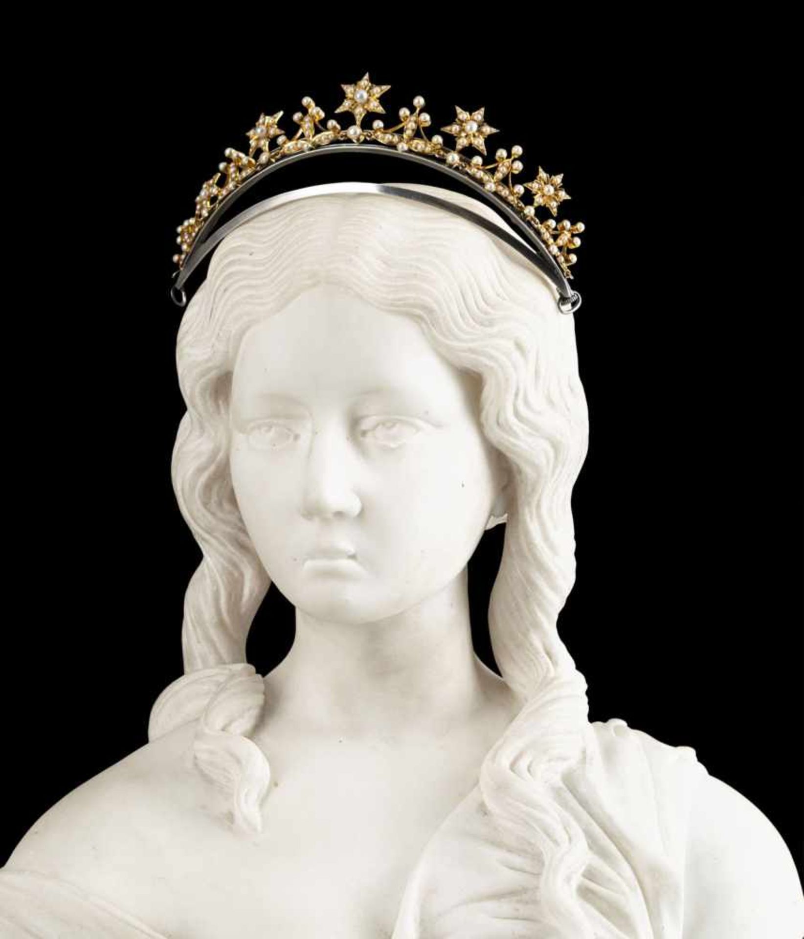 AN EDWARDIAN GOLD AND PEARL NECKLACE AND TIARA WITH THE ORIGINAL CASE, The Goldsmiths and - Bild 2 aus 2