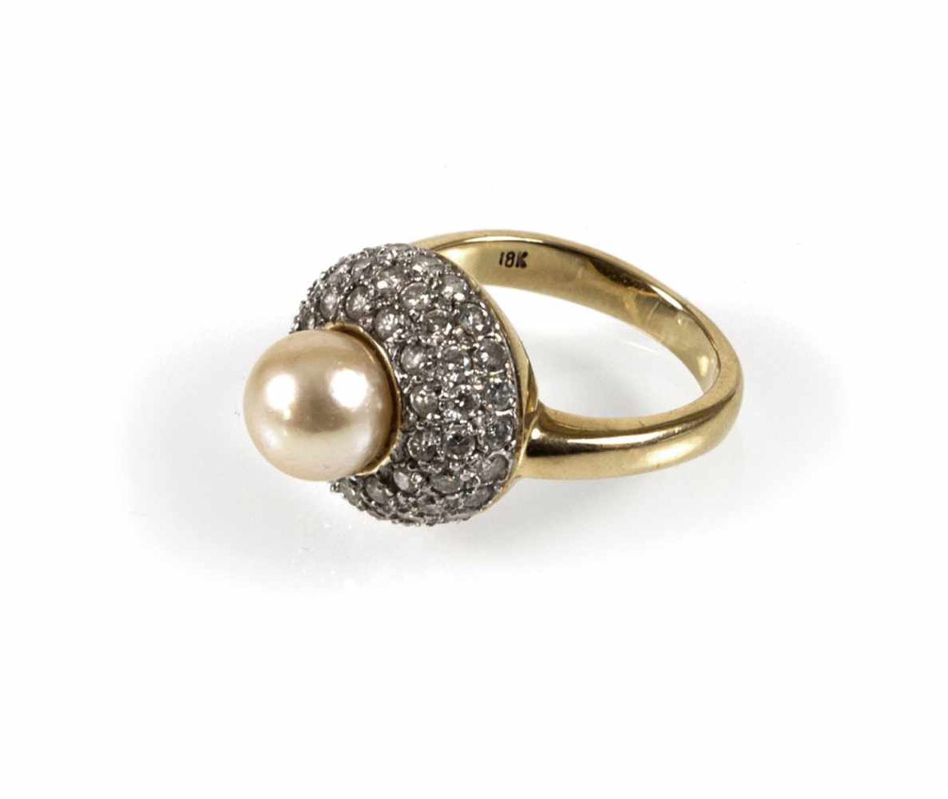 RING MIT ZUCHTPERLE UND DIA-