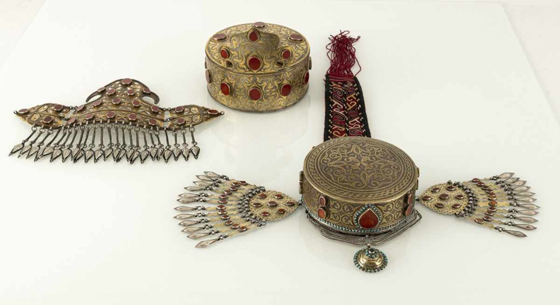 Stirn-Diadem und ungewöhnliche geschlossene Silber-Mütze, teilvergoldet, Steinbesatz - Bild 5 aus 12