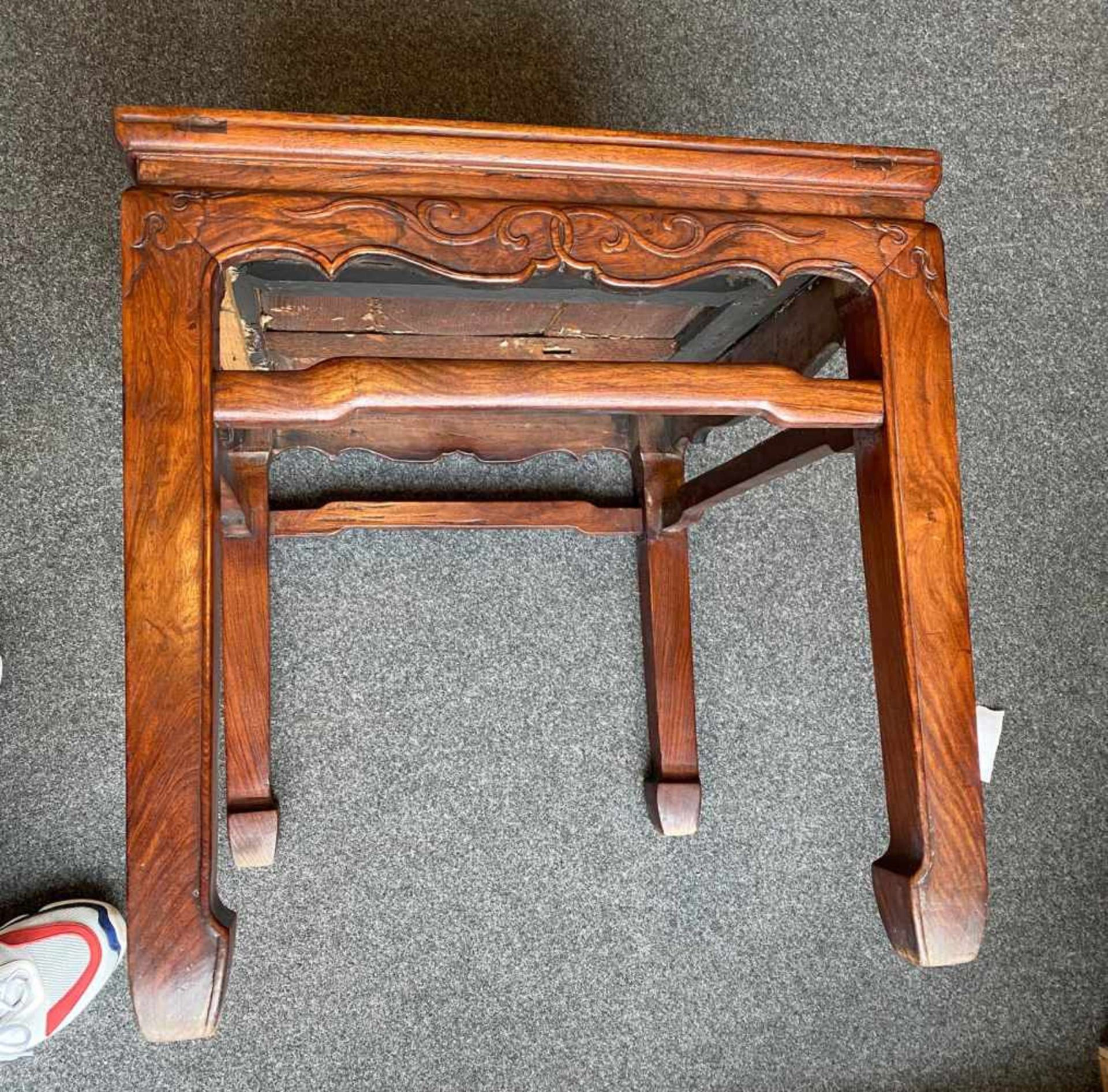 Hocker aus 'huanghuali' mit geflochtener Sitzfläche - Image 11 of 11