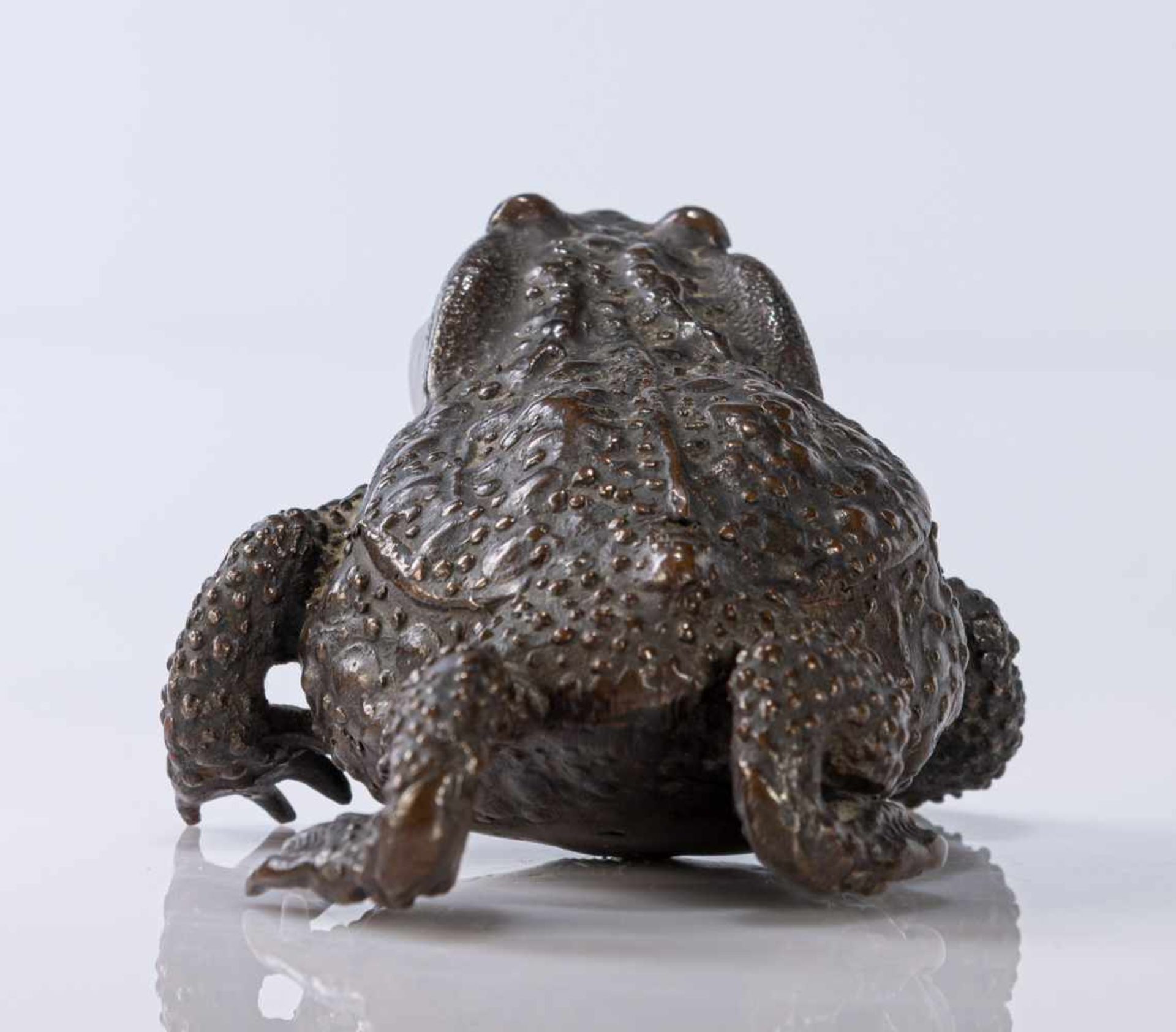 Okimono einer Kröte aus Bronze - Bild 7 aus 11