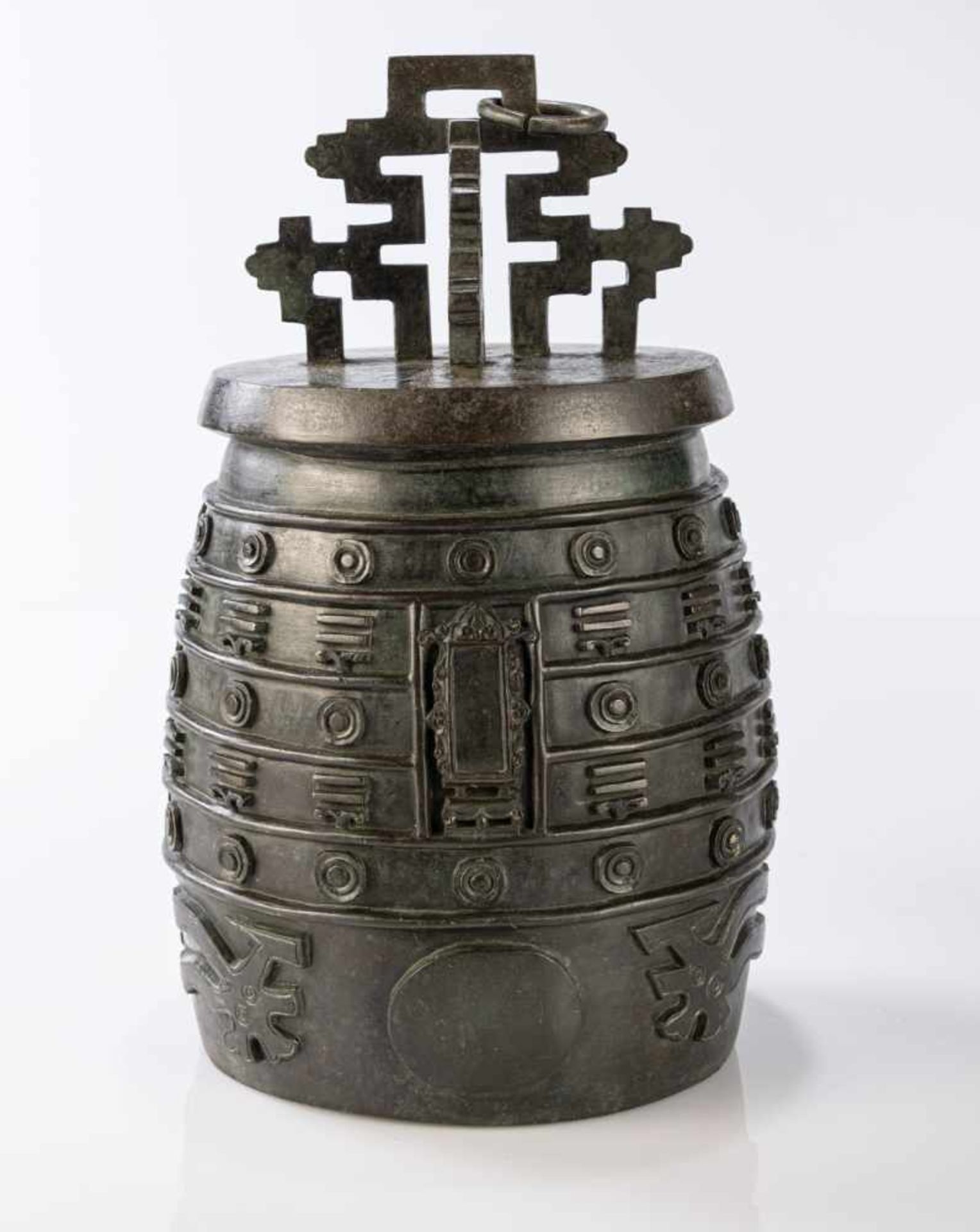 Schwere Glocke aus Bronze mit 'bagua'-Trigrammen - Bild 3 aus 8