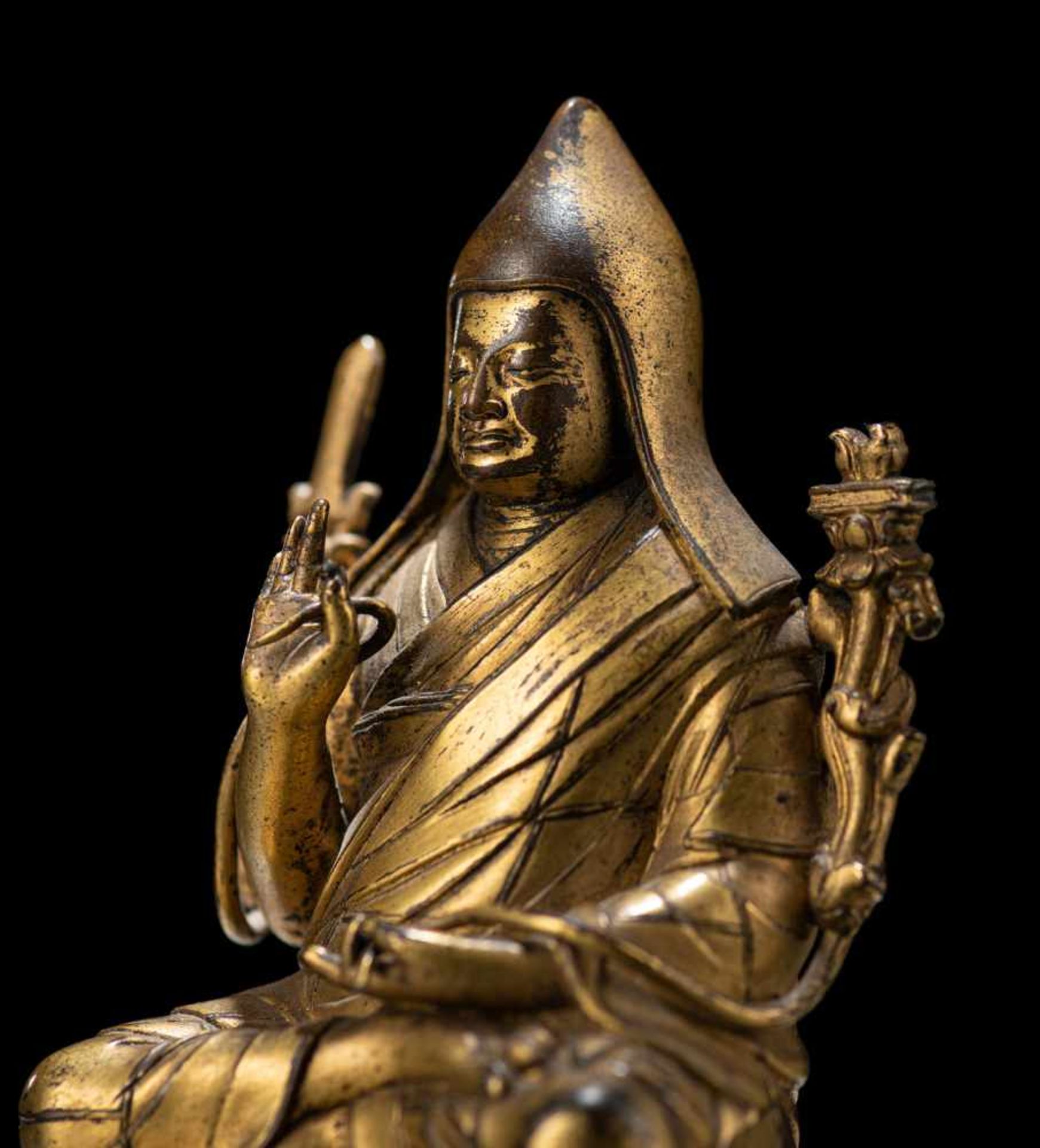 Feuervergoldete Bronze eines Lama auf einem Lotos - Bild 2 aus 8
