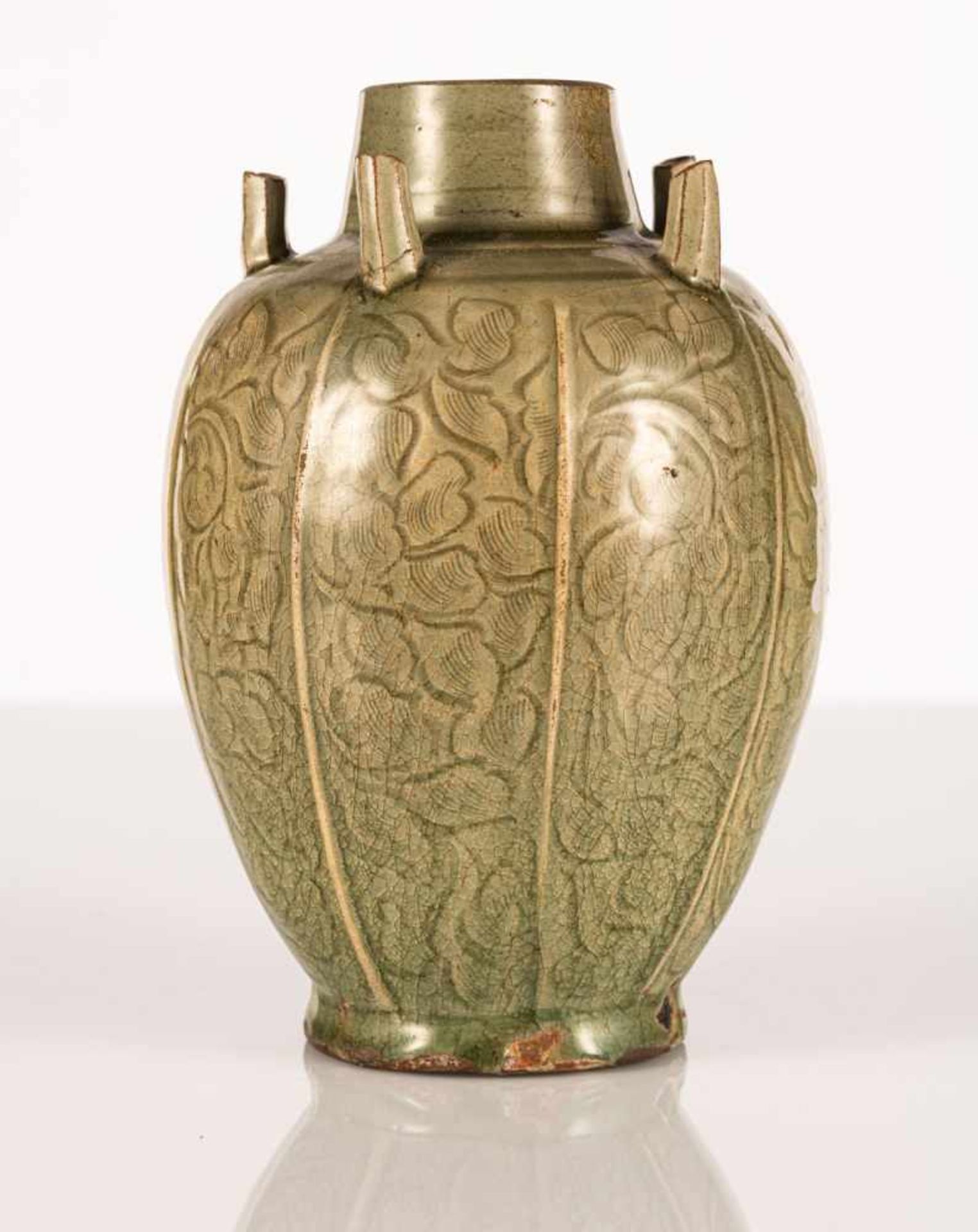 Seltene achtfach gelappte Vase mit fünf röhrenförmigen Auslässen, seladonfarben glasiert - Image 3 of 6