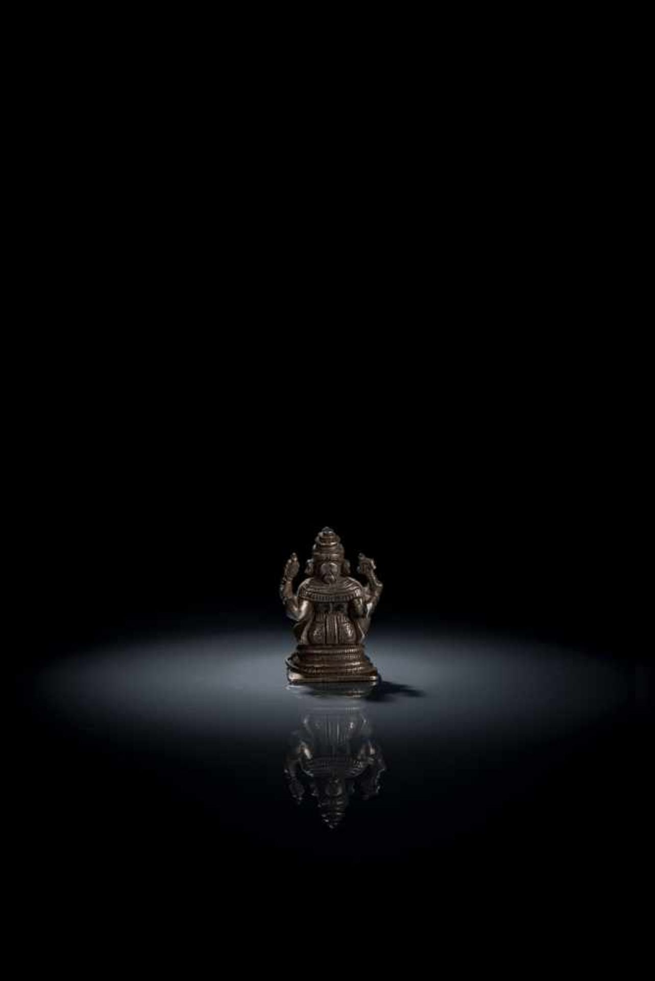 Figur des Ganesha aus Silber auf einem Lotos sitzend - Bild 2 aus 3