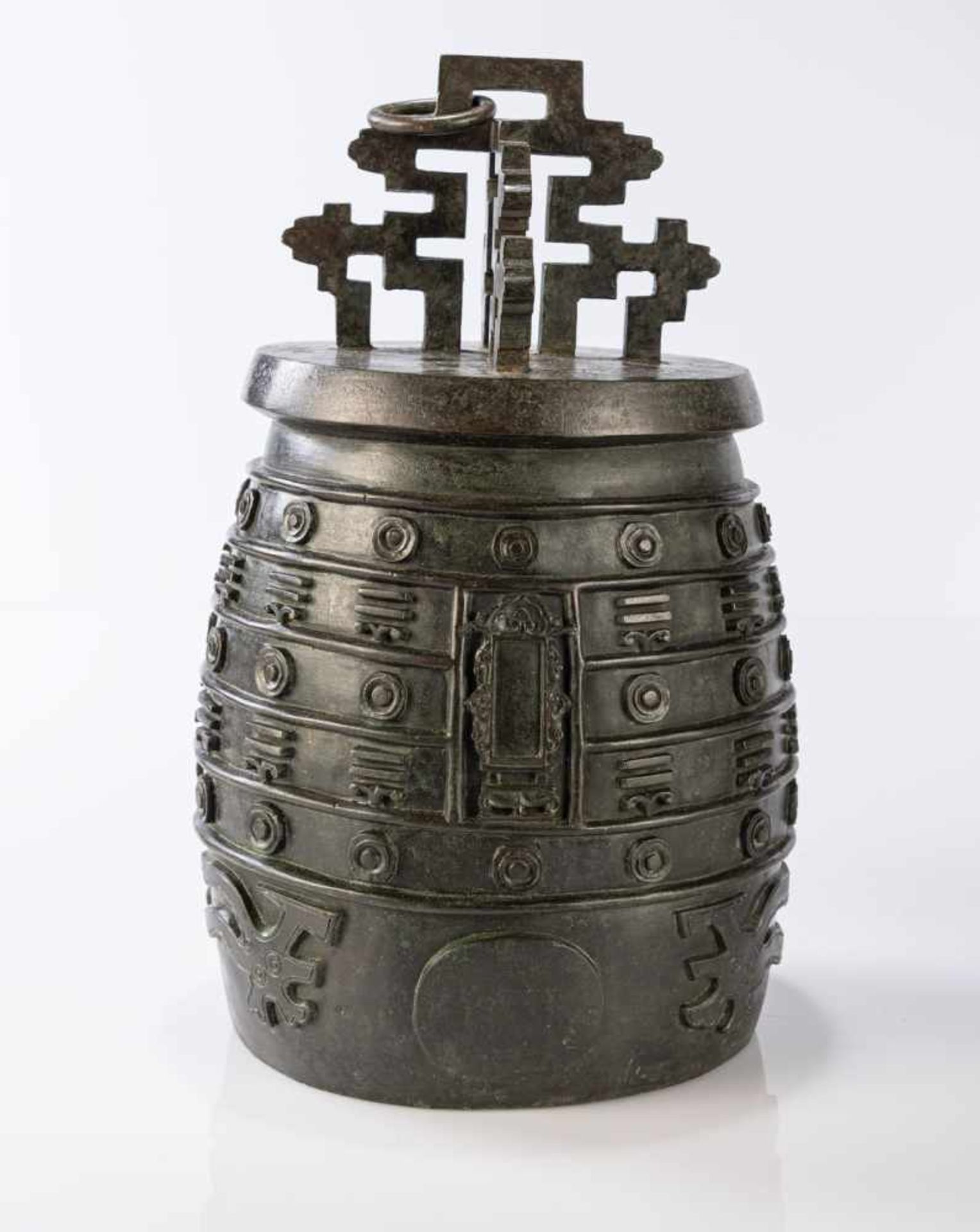 Schwere Glocke aus Bronze mit 'bagua'-Trigrammen - Bild 5 aus 8