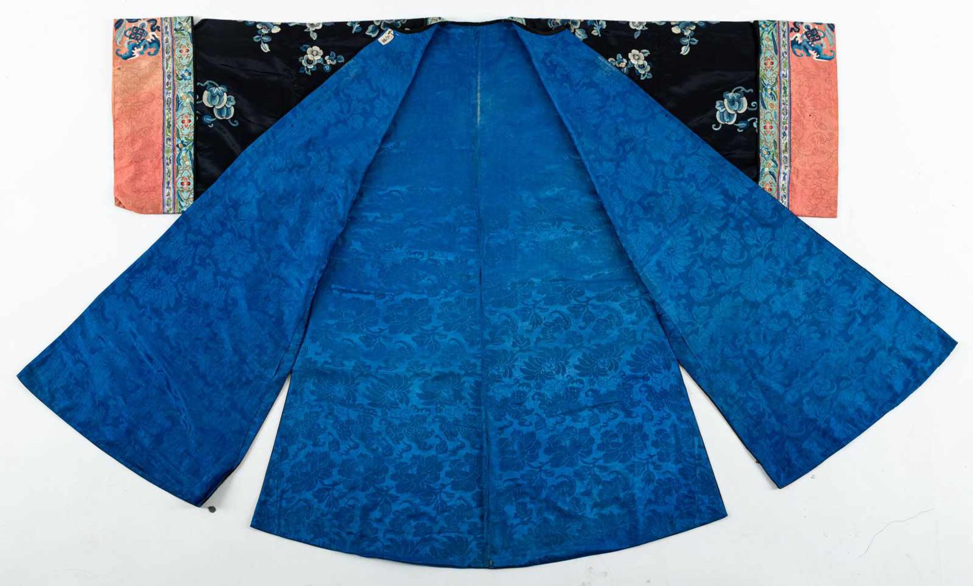 Quasi-offizielles Damengewand aus blauer Satinseide, 'weitao' - Bild 2 aus 6