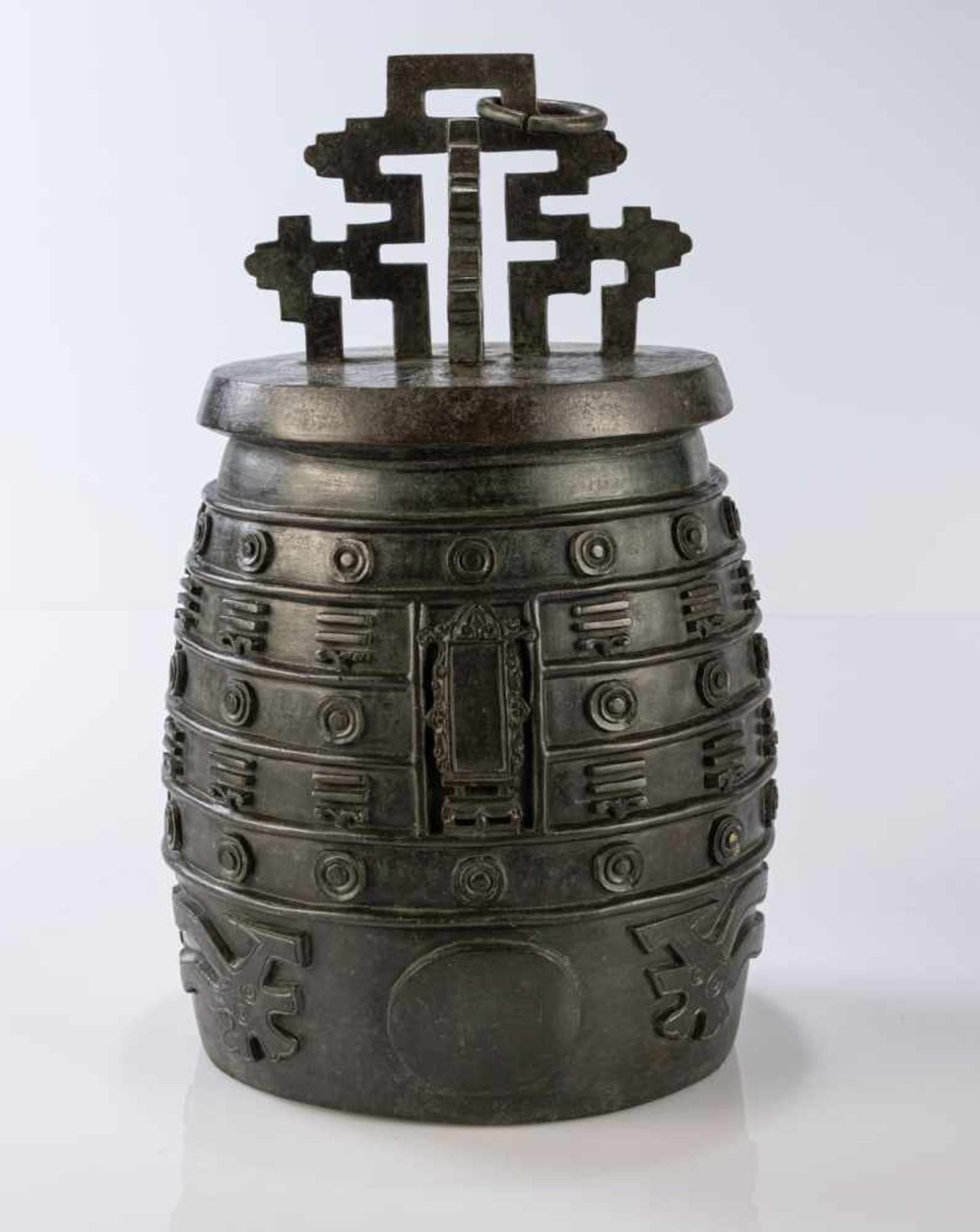Schwere Glocke aus Bronze mit 'bagua'-Trigrammen - Image 2 of 8