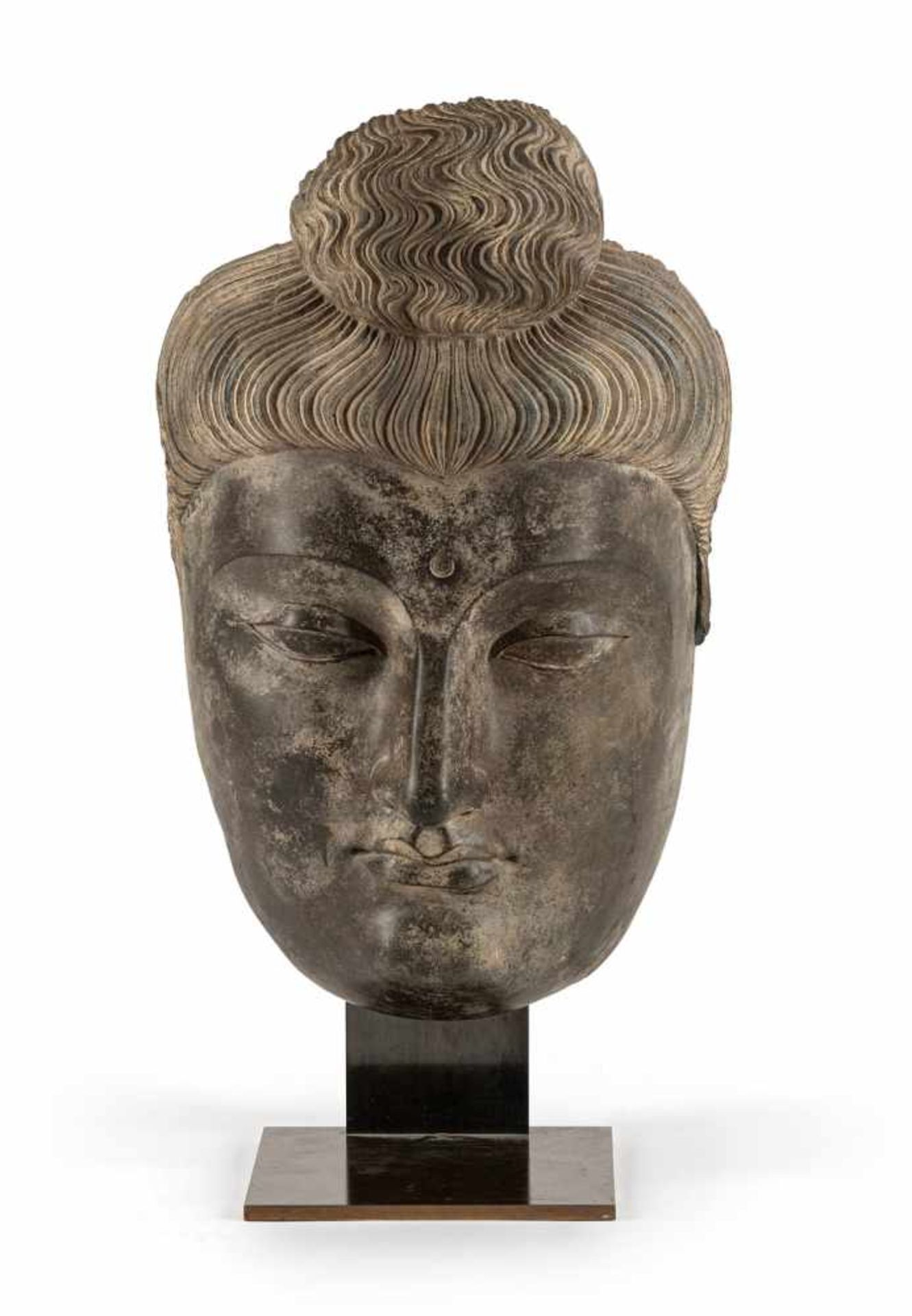 Kopf des Buddha aus grauem Schiefer