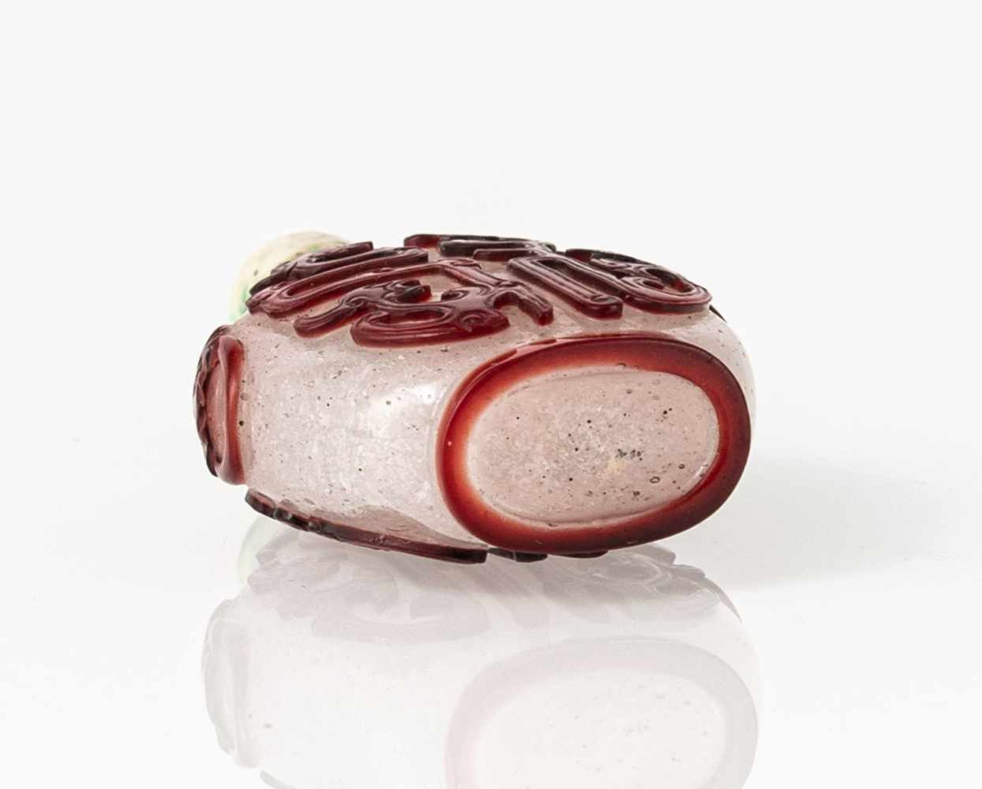 Snuffbottle aus Pekingglas mit rotem Überfang - Bild 4 aus 4