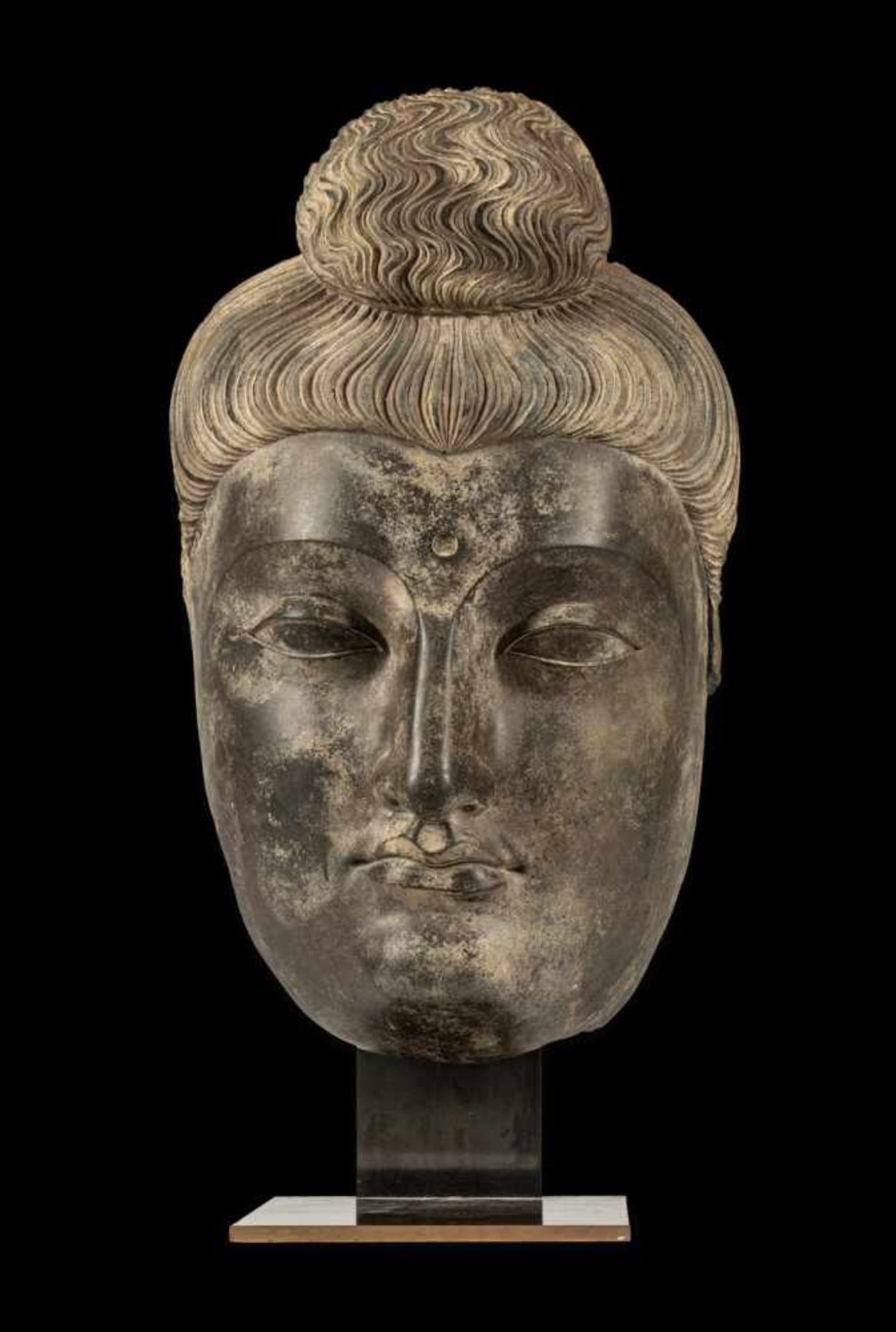 Kopf des Buddha aus grauem Schiefer - Bild 3 aus 3