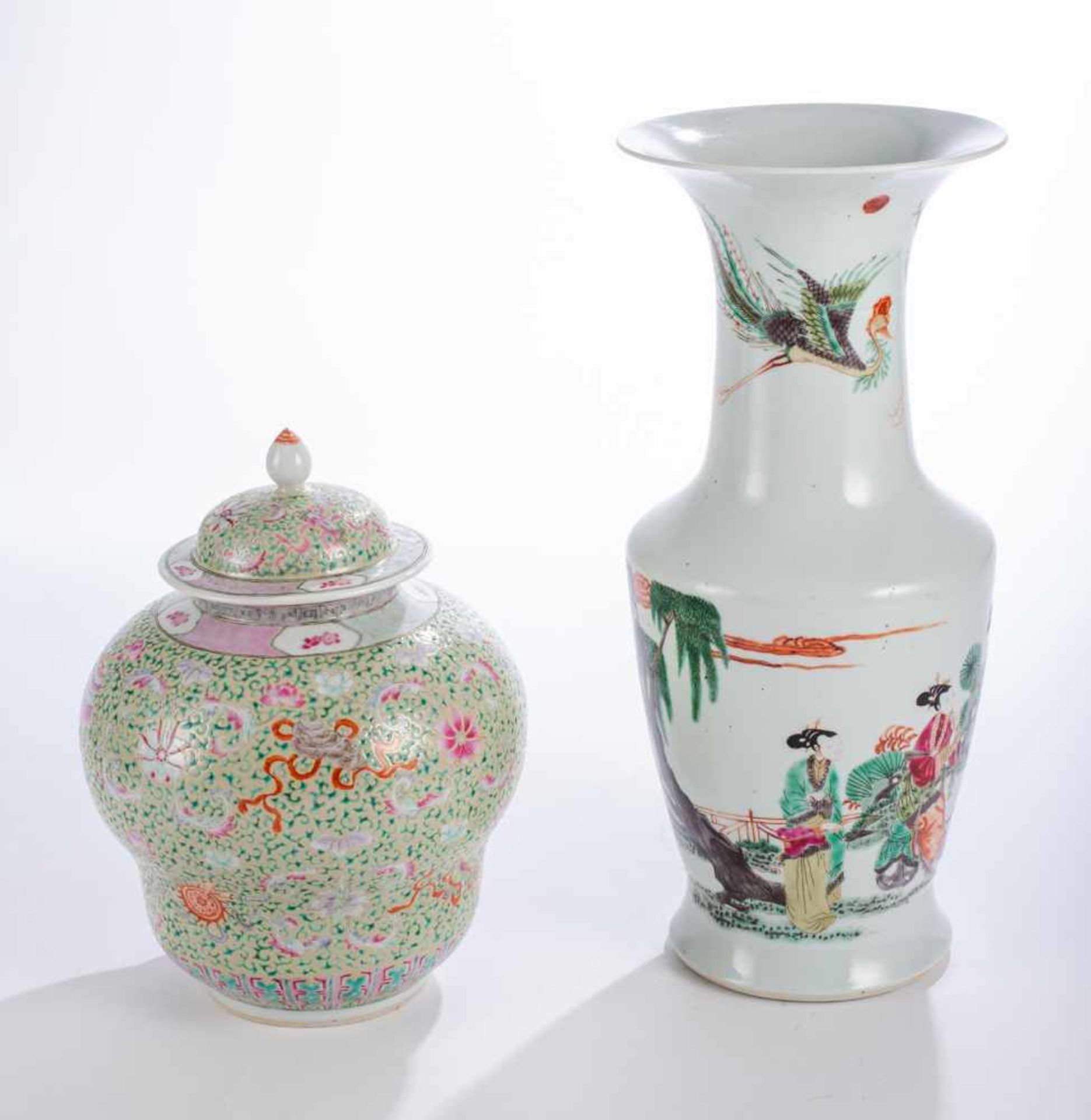 'Famille rose'-Vase und -Deckelvase - Image 3 of 10