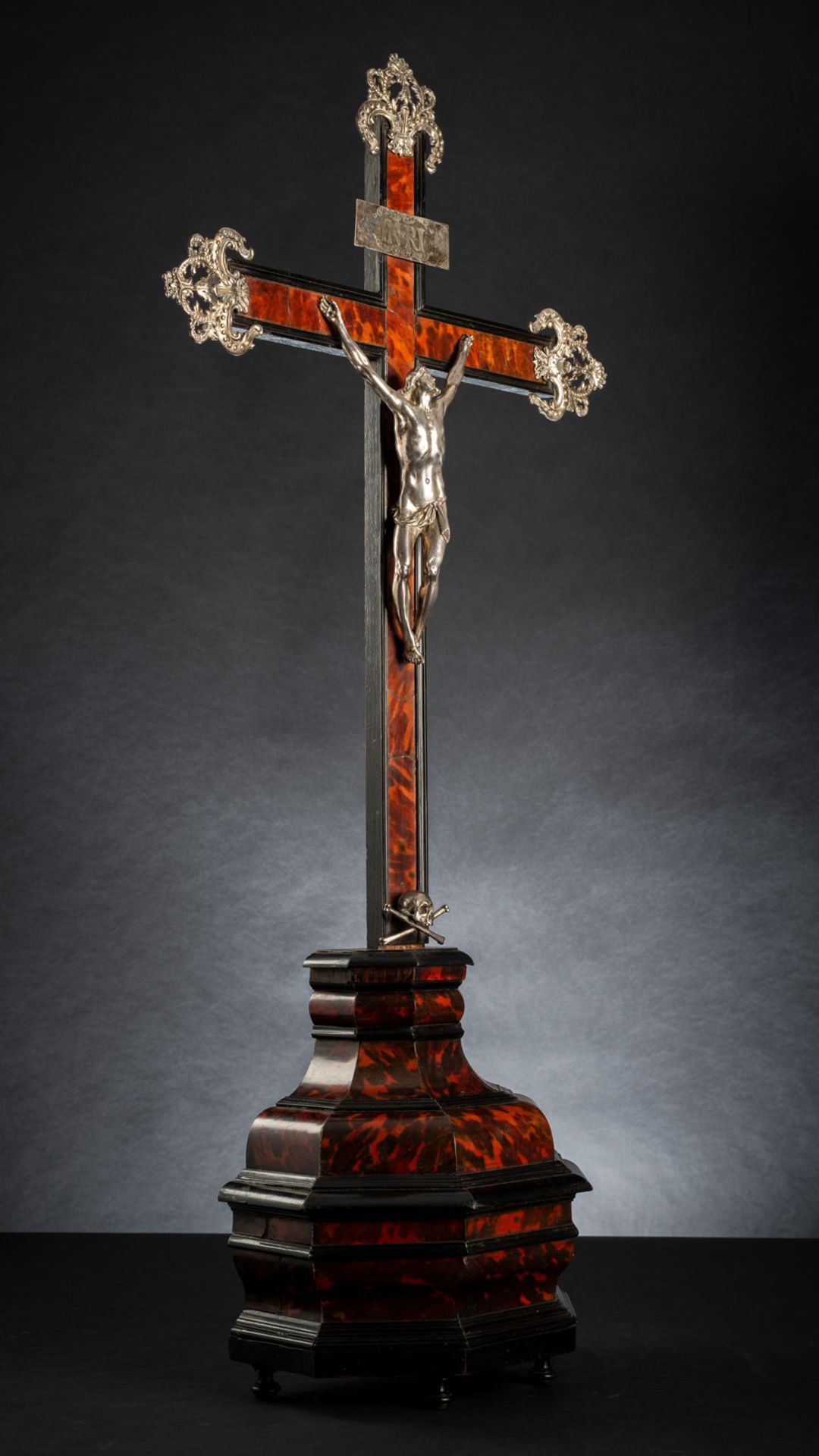 Grosses Kruzifix im Boulle-Stil mit silbernem Christuskorpus - Image 3 of 9