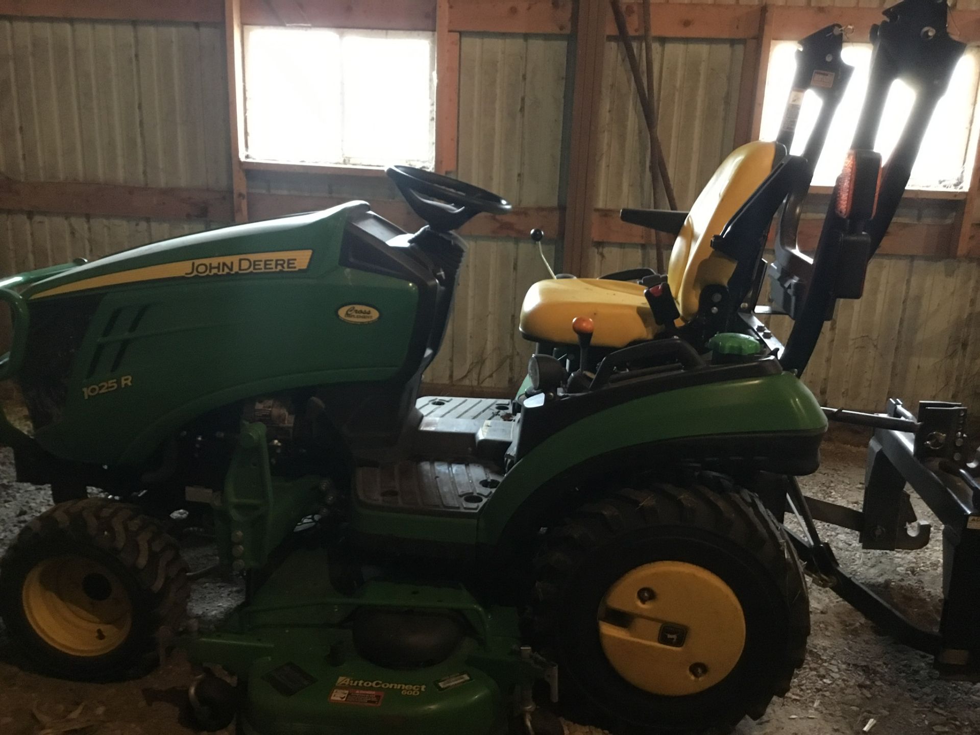 2014 John Deere 1025R MFWD, Hydrostatic, W/Loader, W/60" Mower Deck, Cat 1 Quick Hitch, Roll Bar, - Image 2 of 15