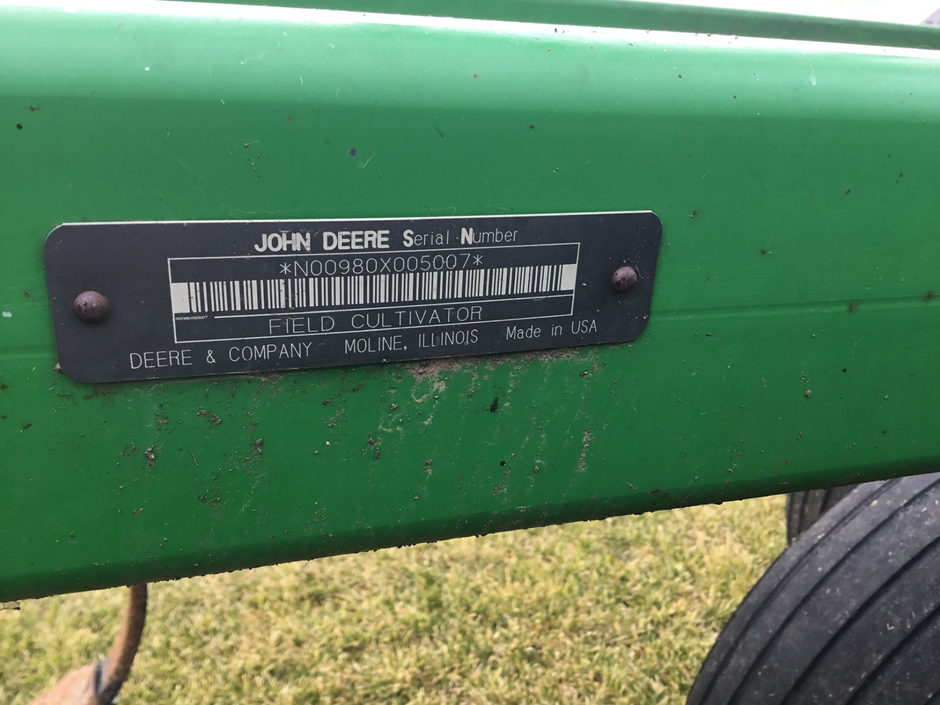 John Deere 980 Field Cultivator, 30Ft., 5 Bar Harrow, Walking Tandems, 9" Shovels, Serial # - Image 10 of 10