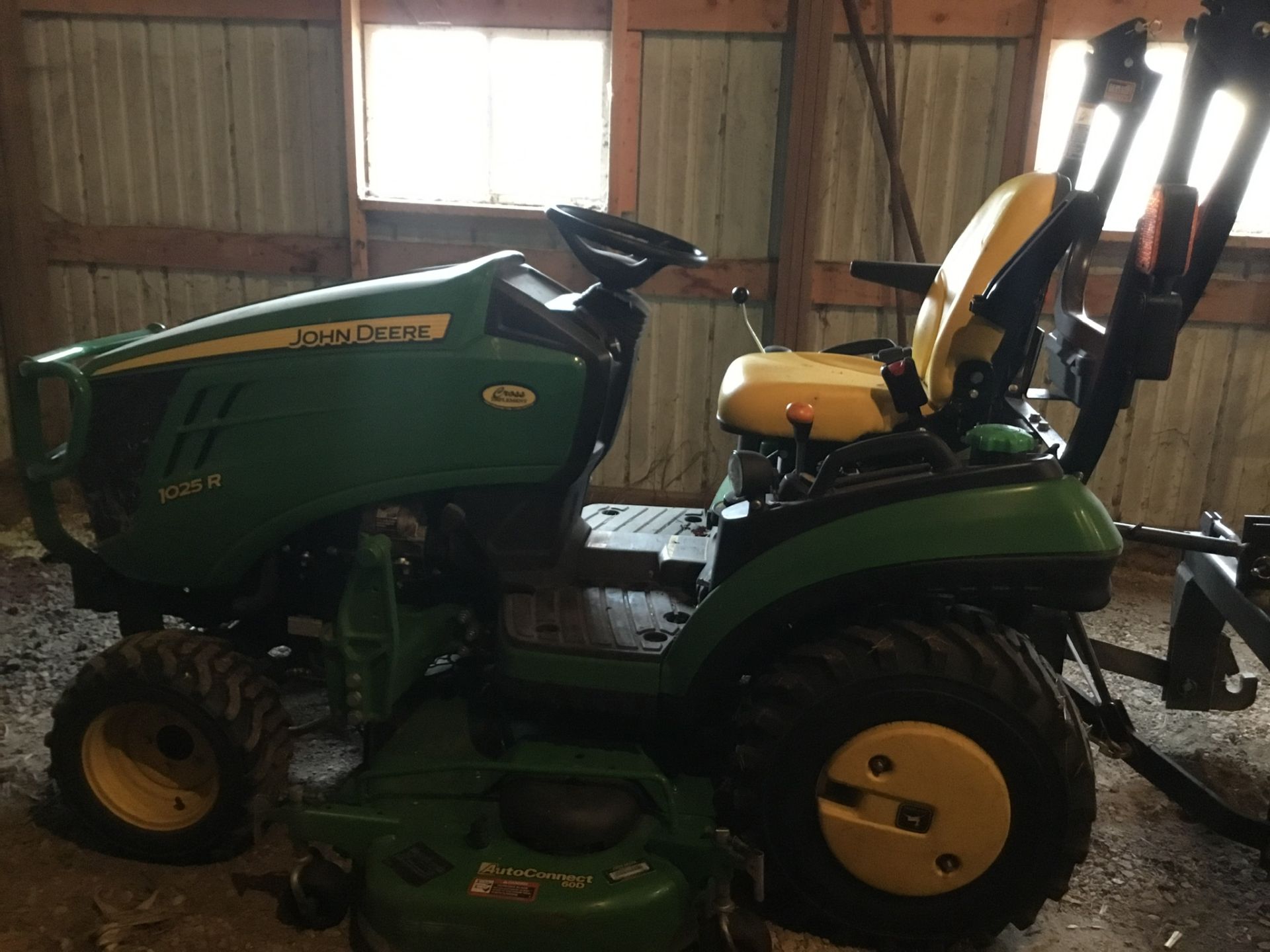 2014 John Deere 1025R MFWD, Hydrostatic, W/Loader, W/60" Mower Deck, Cat 1 Quick Hitch, Roll Bar, - Image 13 of 15