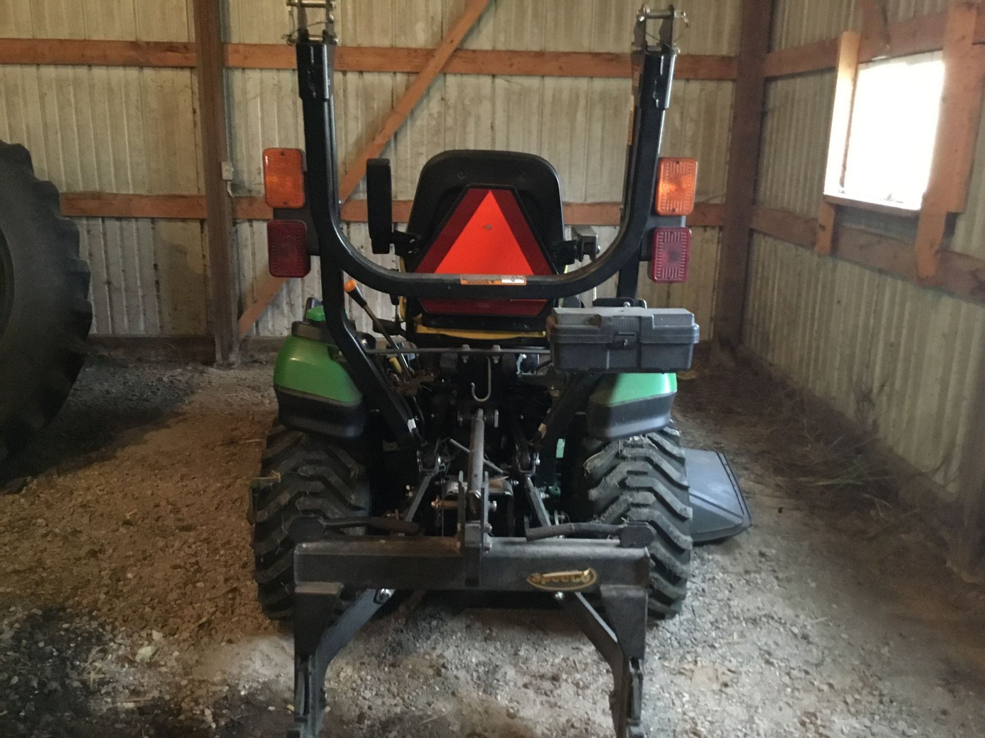 2014 John Deere 1025R MFWD, Hydrostatic, W/Loader, W/60" Mower Deck, Cat 1 Quick Hitch, Roll Bar, - Image 5 of 15