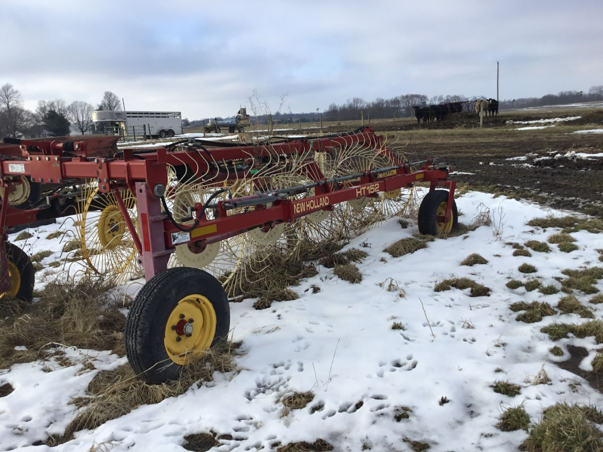 New Holland HT 152 10 Wheel Rake, Hydraulic Lift - Image 5 of 6