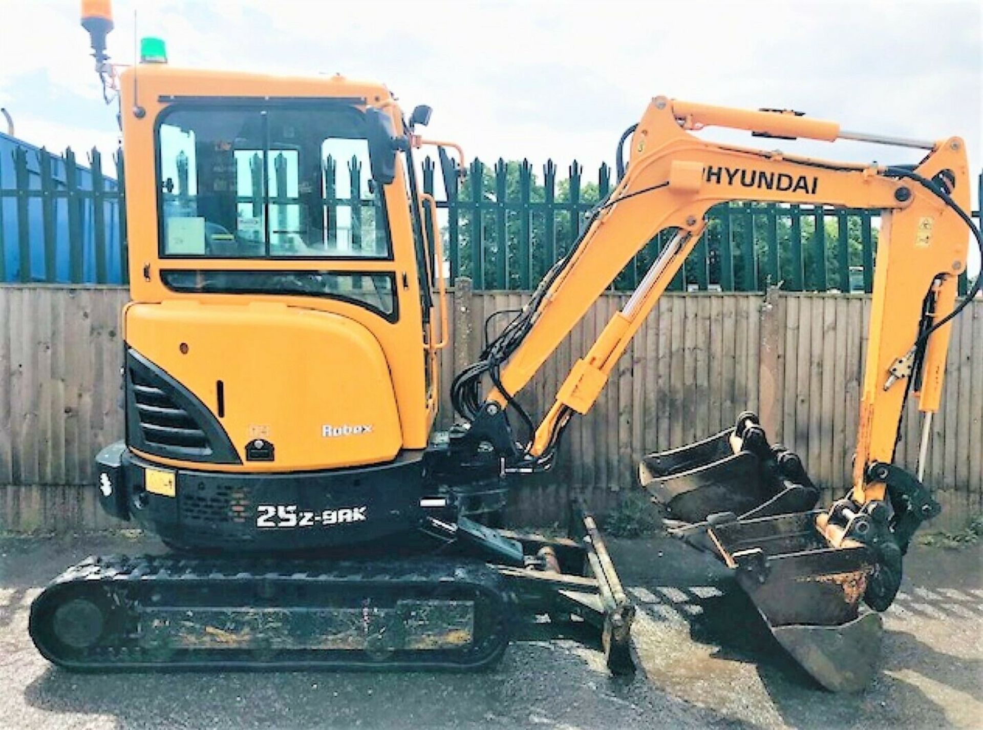 Hyundai Robex R25Z-9AK