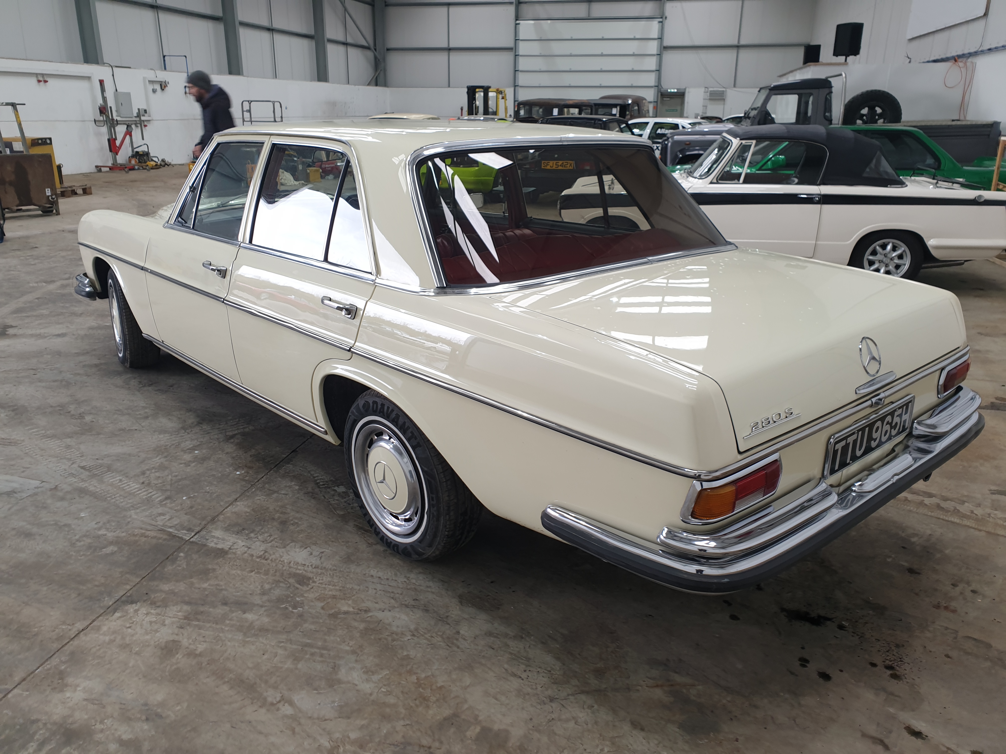 1970 Mercedes 280S - Image 5 of 17