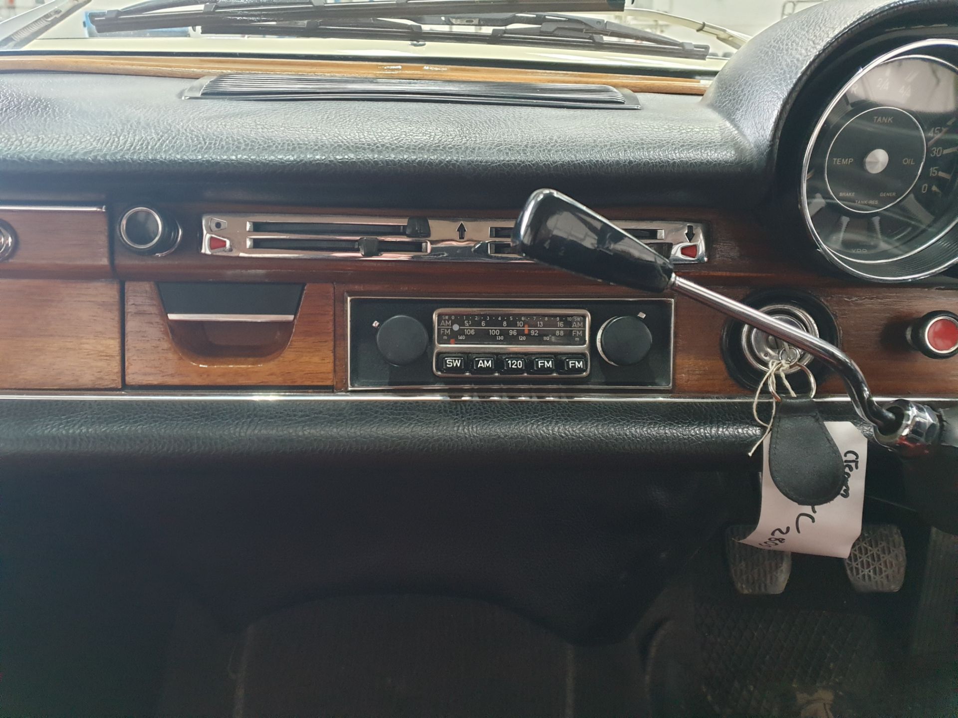 1970 Mercedes 280S - Image 14 of 17