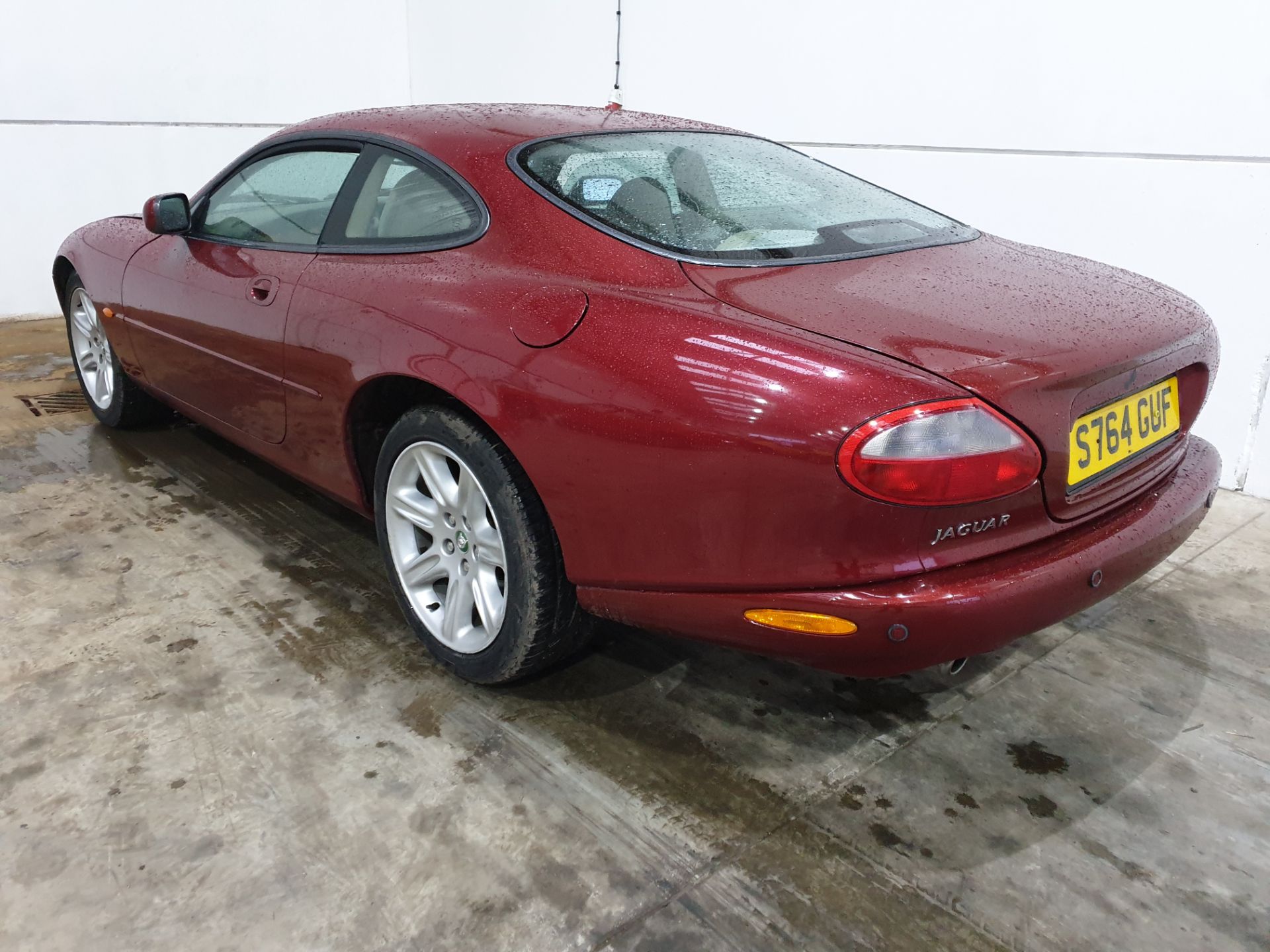 Jaguar XK8 Coupe - Image 5 of 12