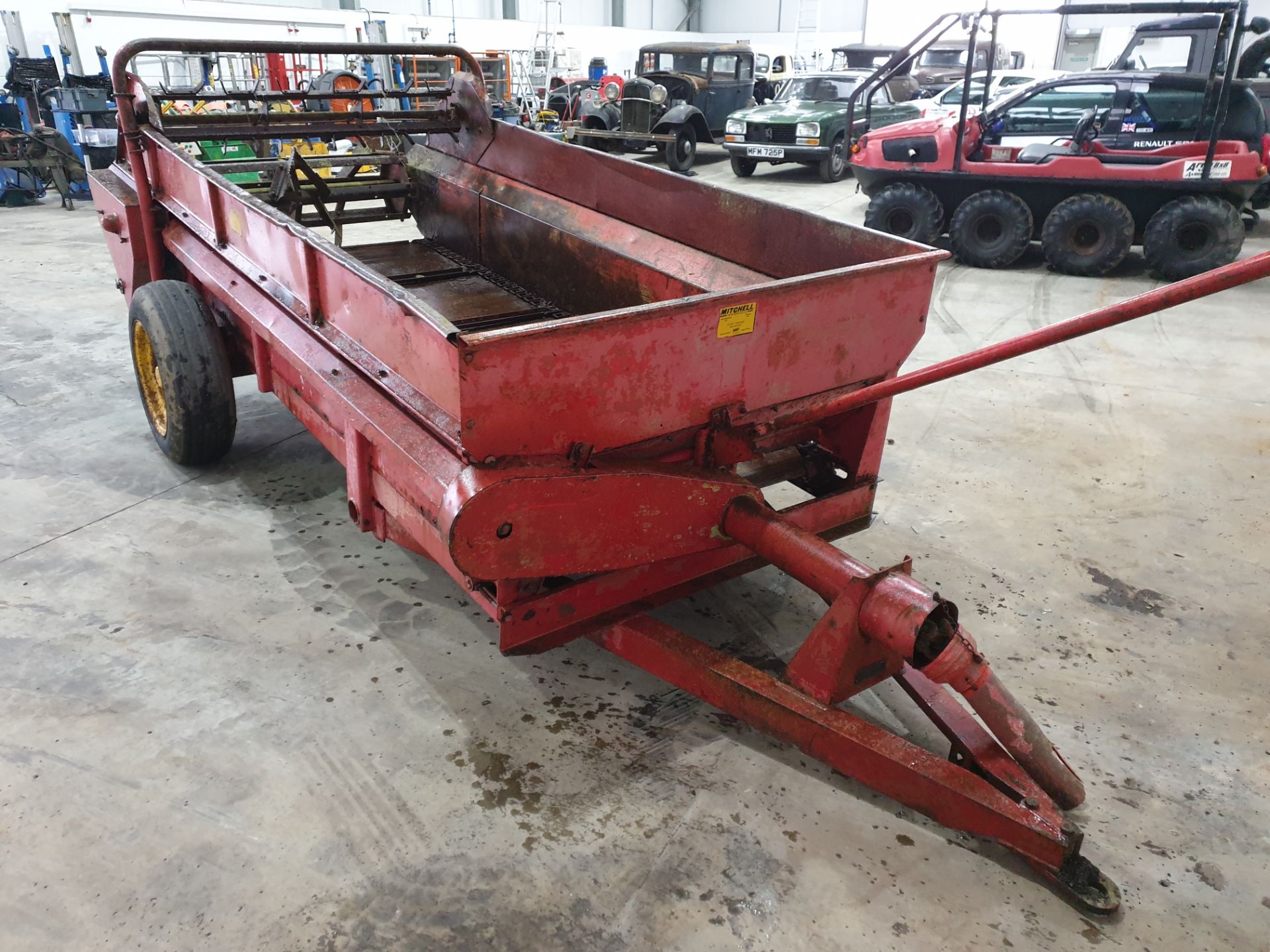 Massey Ferguson 35X with spreader - Image 12 of 14