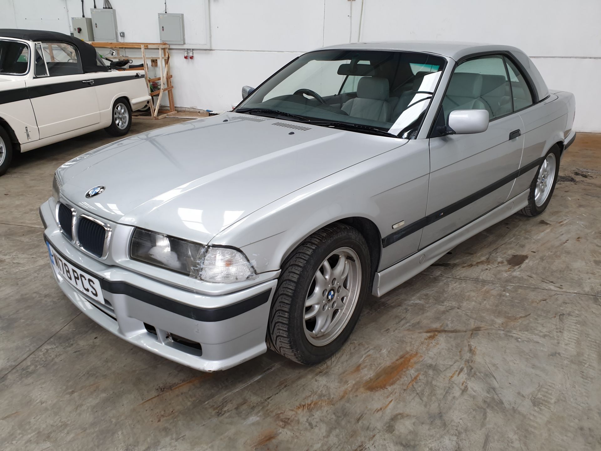 BMW 323 Convertible - Image 7 of 13