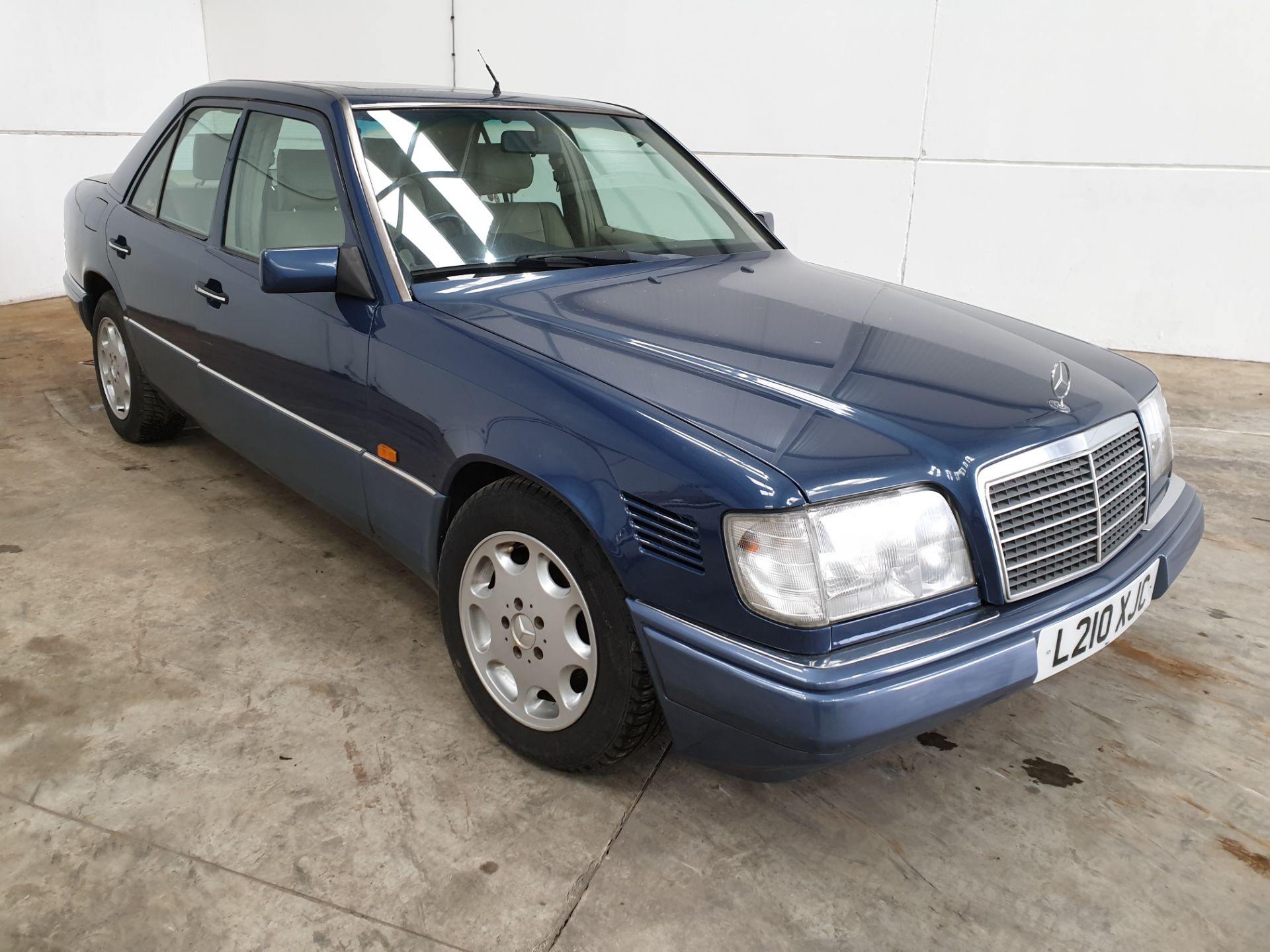 1993 Mercedes E300 D (Non Turbo)