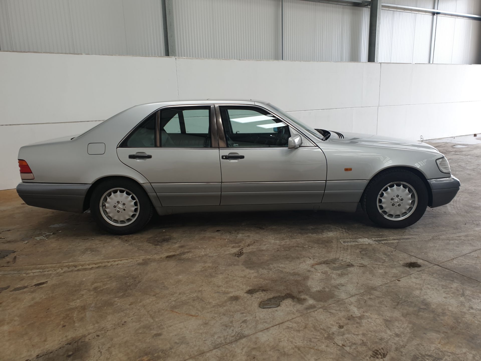 1995 Mercedes S280 - Image 2 of 14