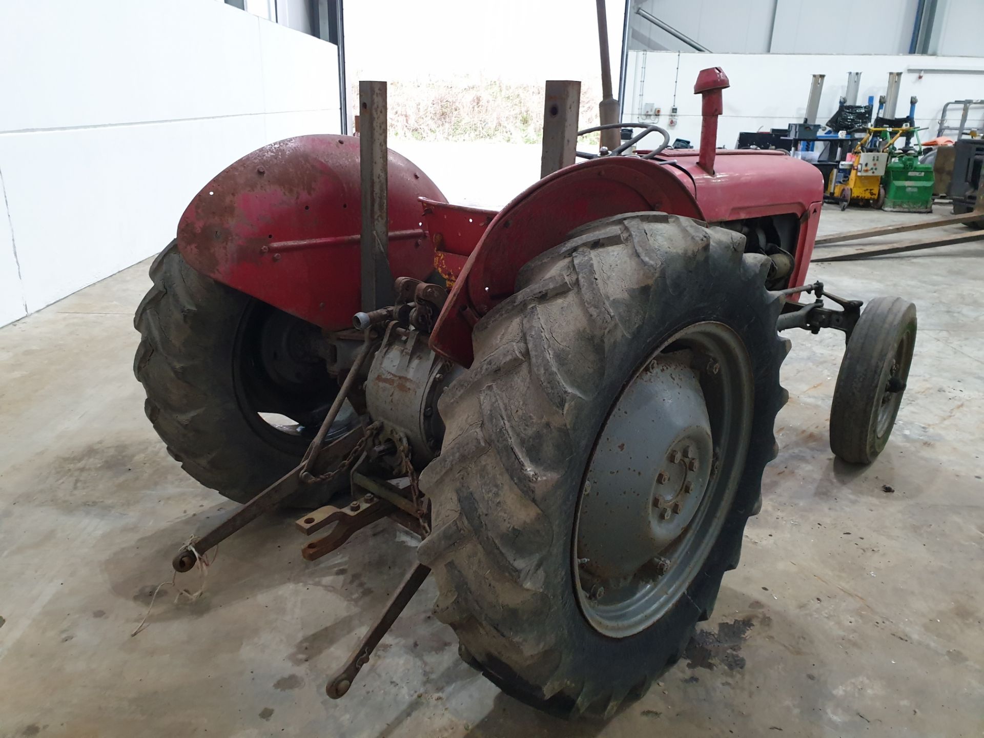 Massey Ferguson 35X with spreader - Image 4 of 14