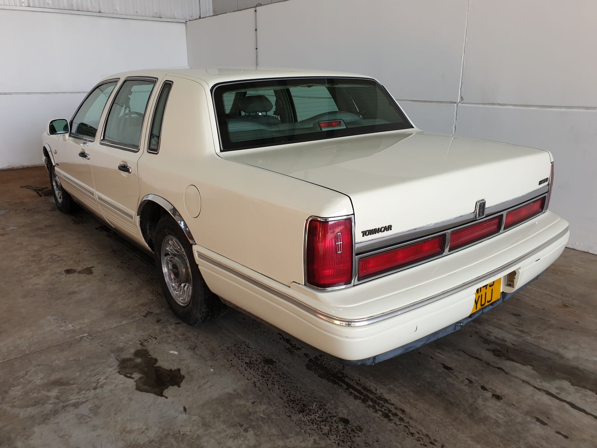 1999 Lincoln Town Car - Image 5 of 16