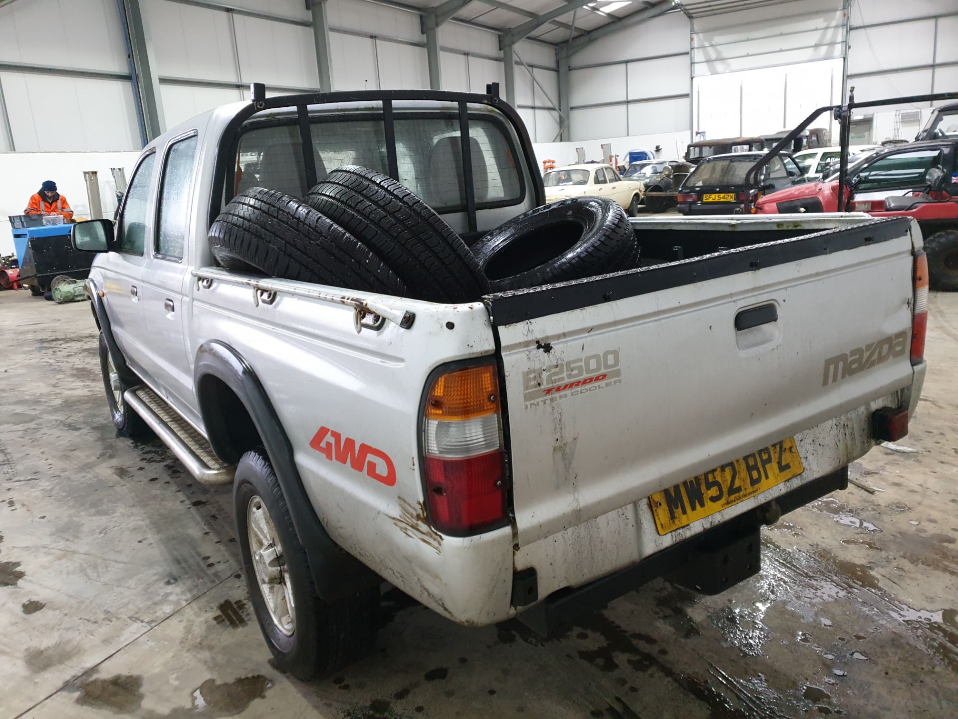 2002 Mazda B2500 Crew Cab 4 x 4 - Image 5 of 14