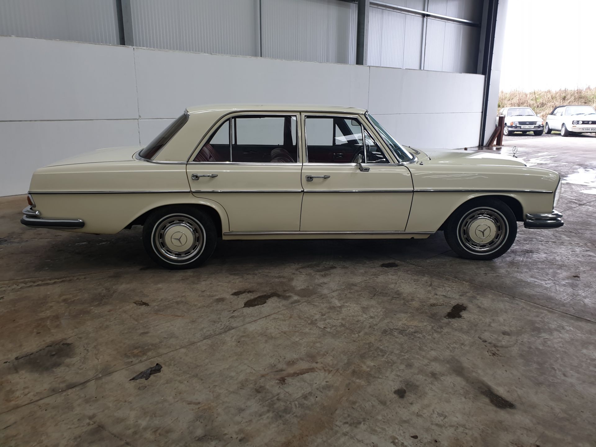 1970 Mercedes 280S - Image 2 of 17