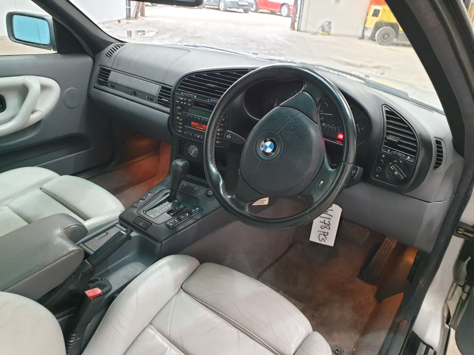 BMW 323 Convertible - Image 11 of 13