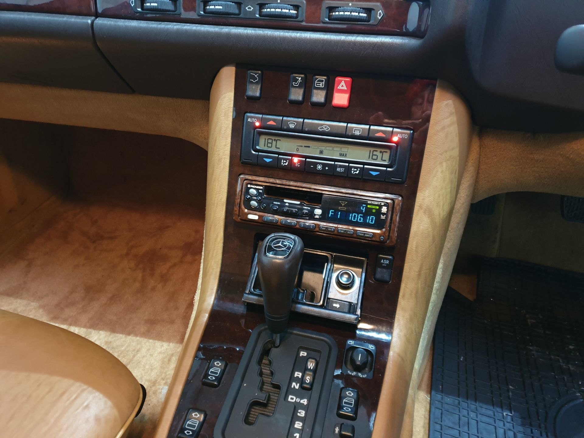 1996 Mercedes S320 - Image 15 of 16