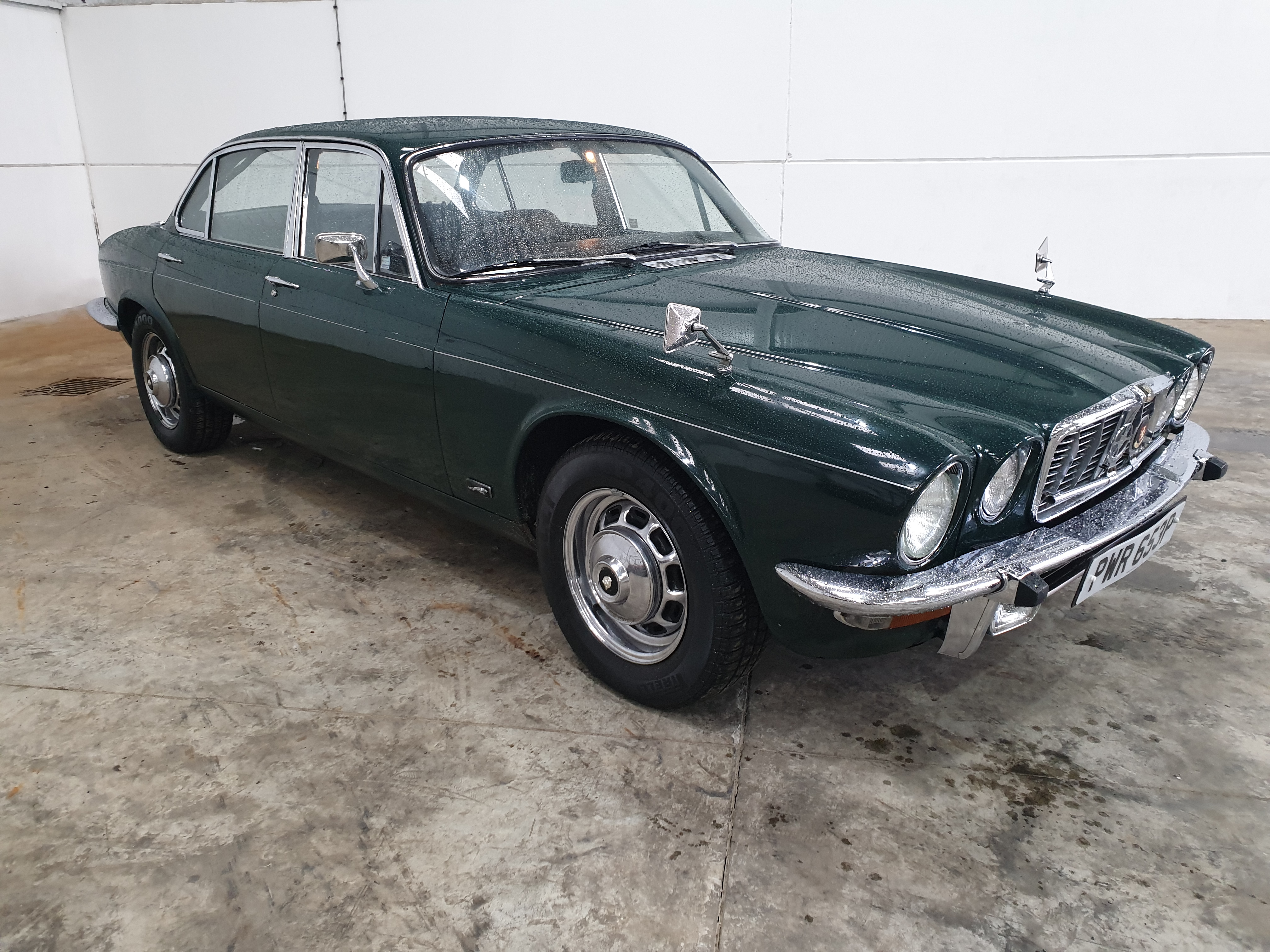 1975 Jaguar XJ6 3.4