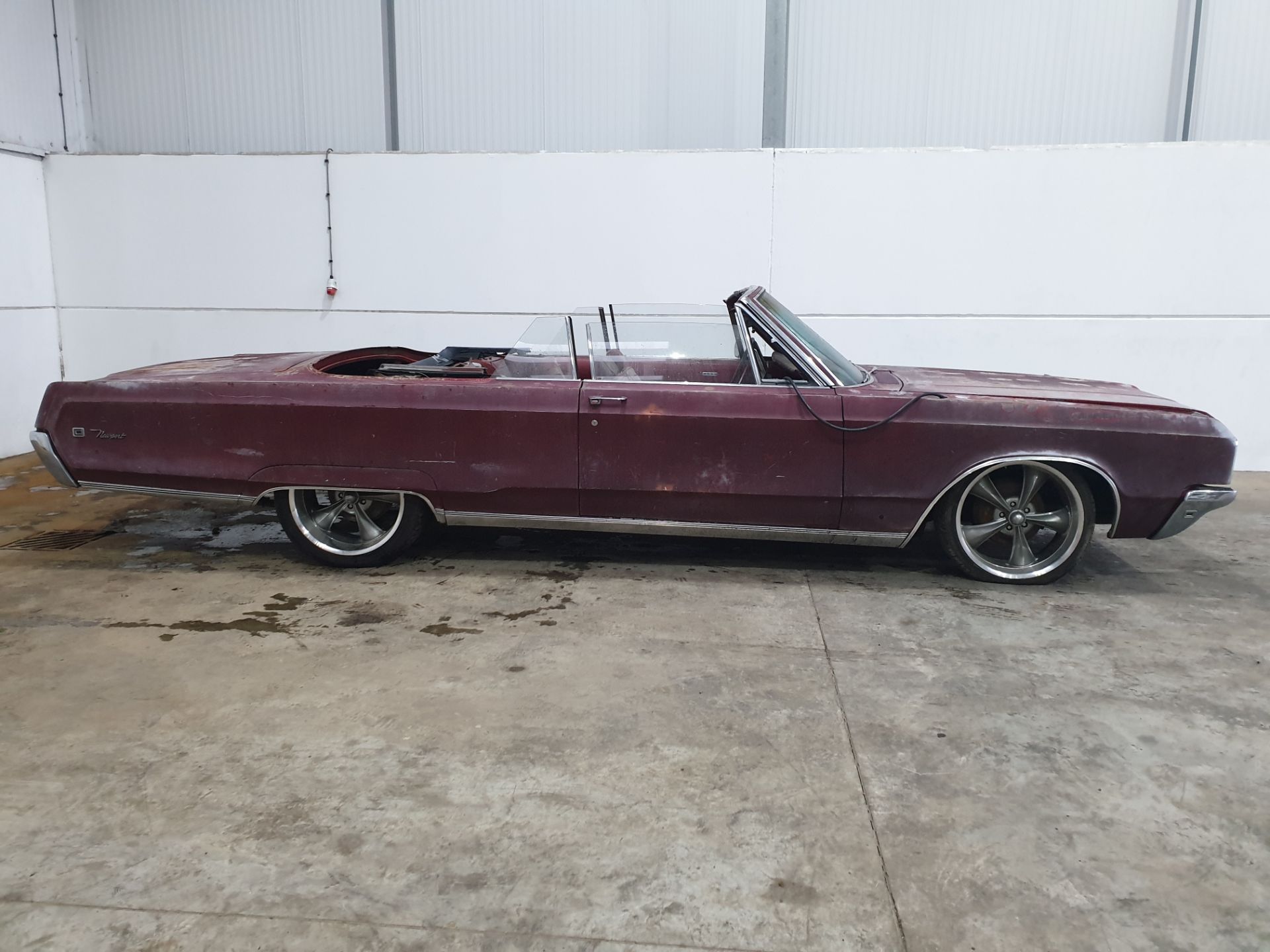 1968 CHRYSLER NEWPORT CONVERTIBLE - Image 2 of 11