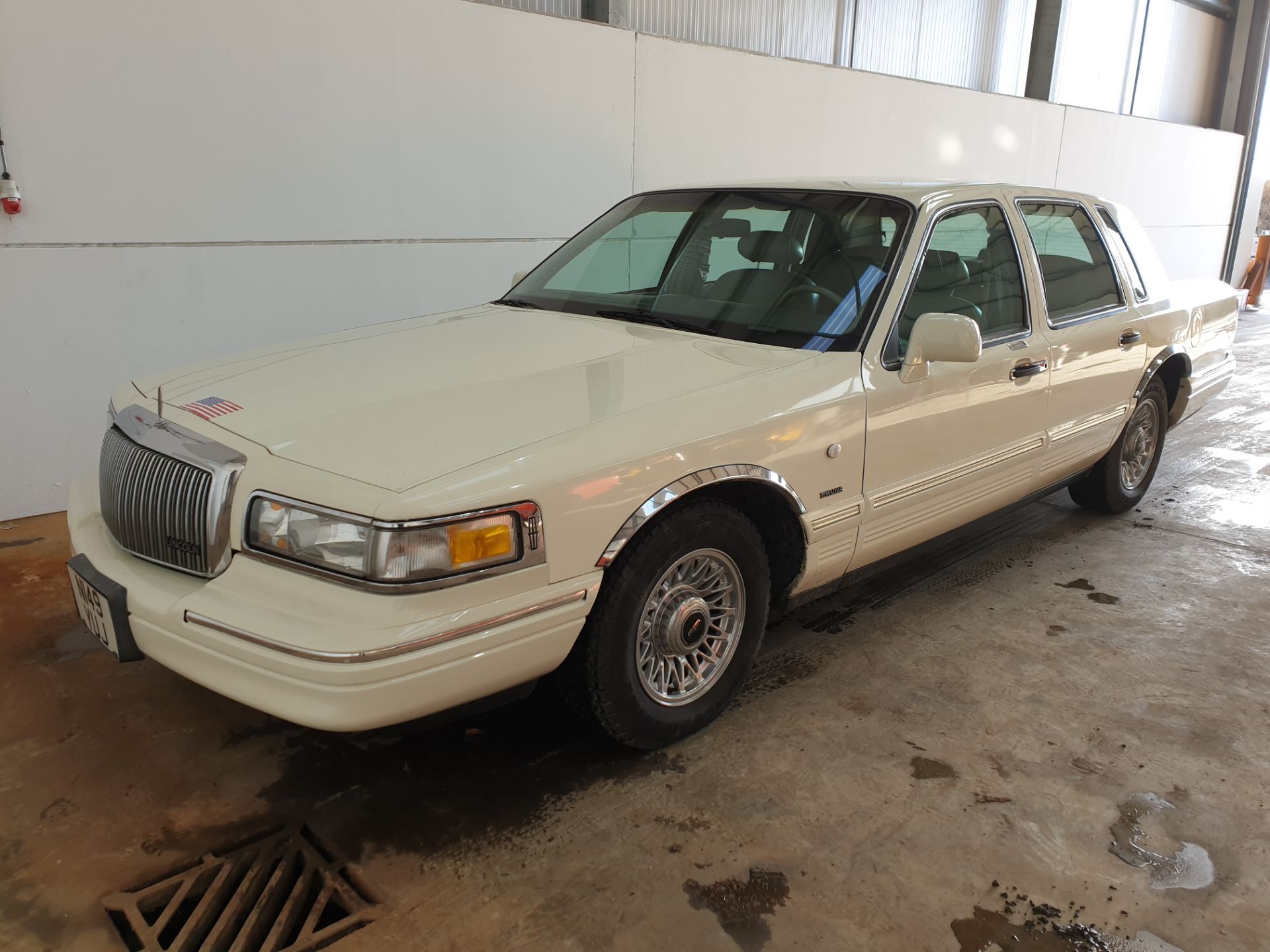 1999 Lincoln Town Car - Image 7 of 16