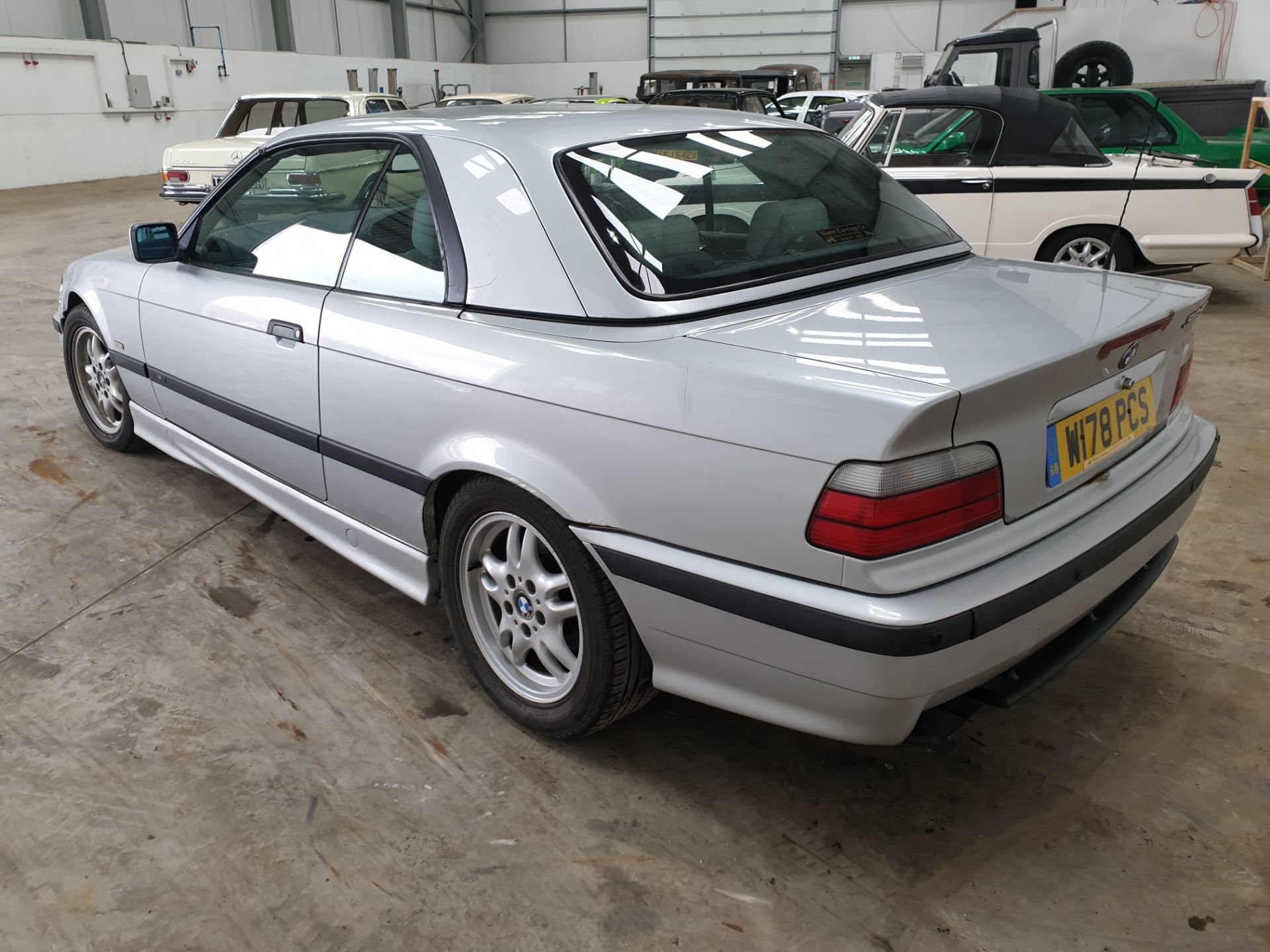 BMW 323 Convertible - Image 5 of 13