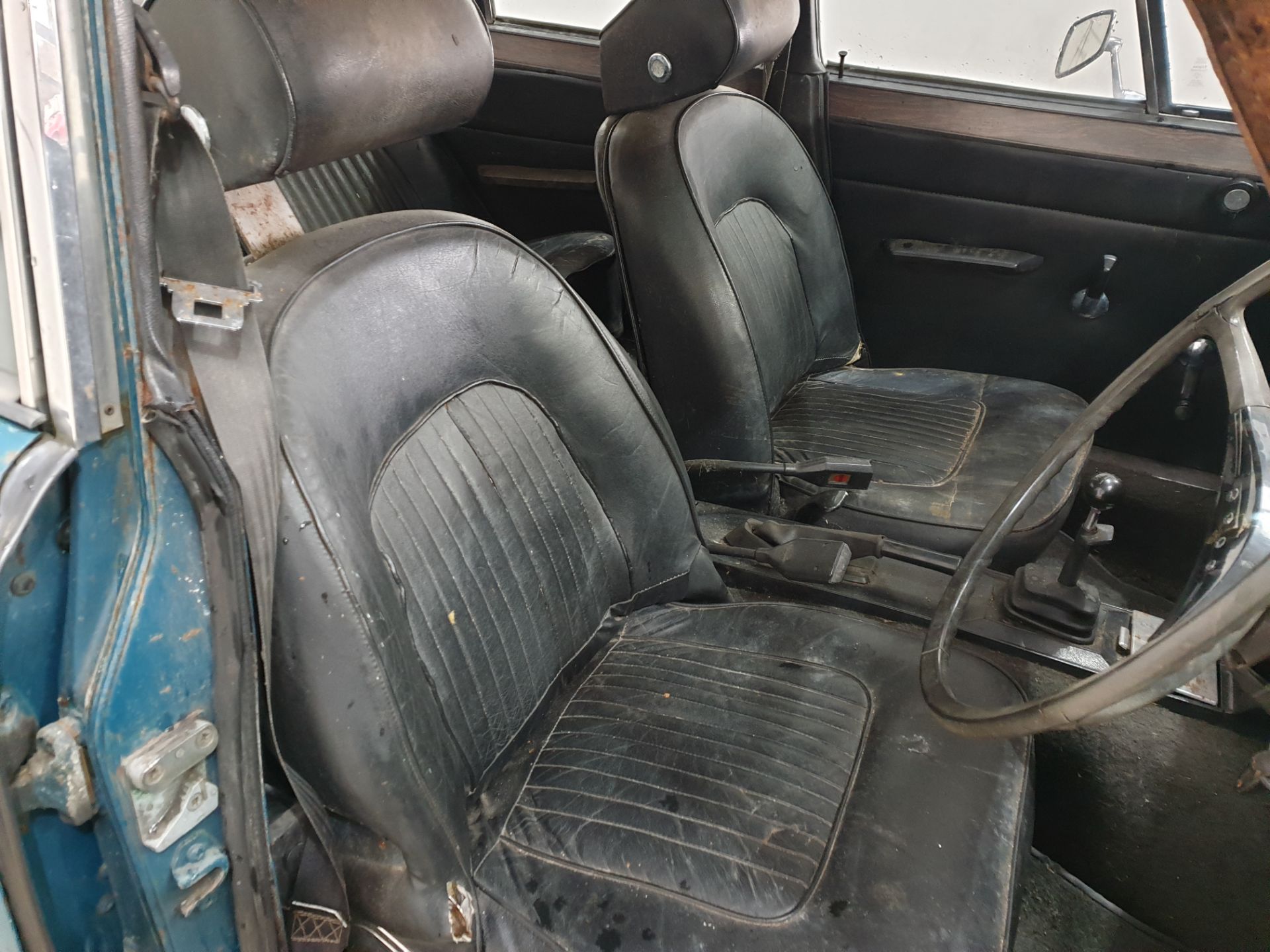 Rover P6 Restoration project - Image 10 of 11