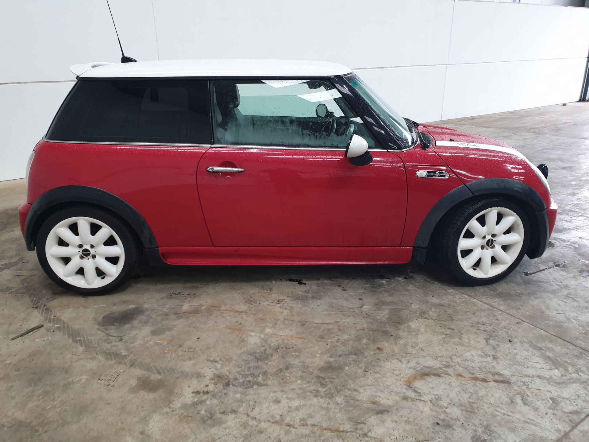 2005 Mini John Cooper Works - Image 2 of 11