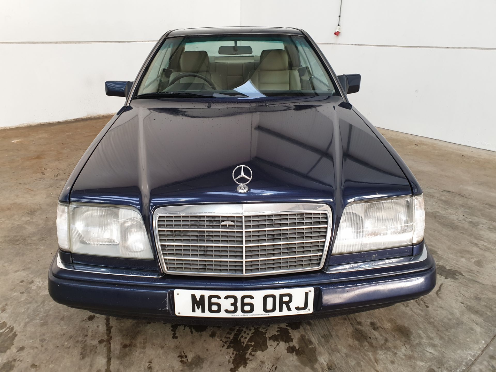 1995 Mercedes E220 Coupe - Image 7 of 12