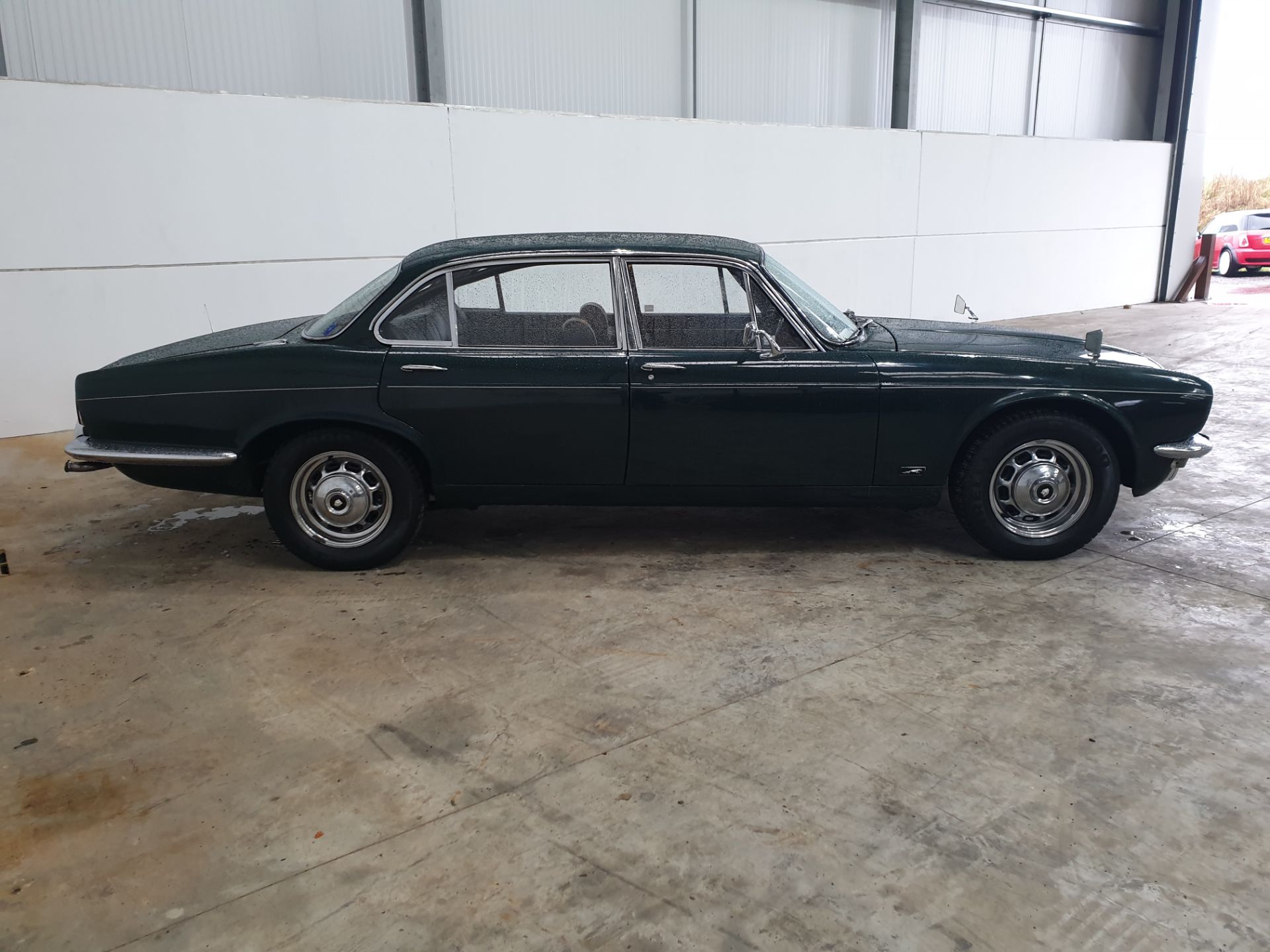 1975 Jaguar XJ6 3.4 - Image 2 of 16