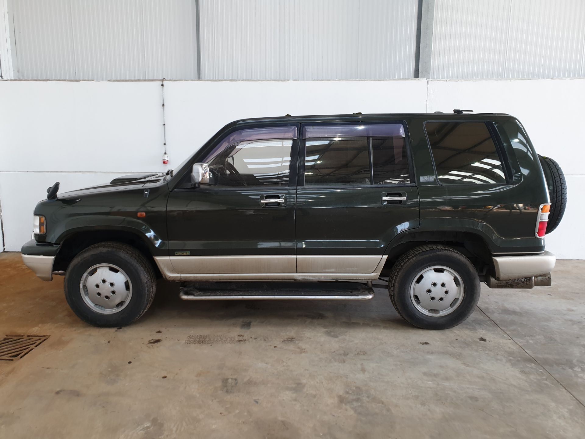 Isuzu Trooper Big Horn - Image 6 of 14